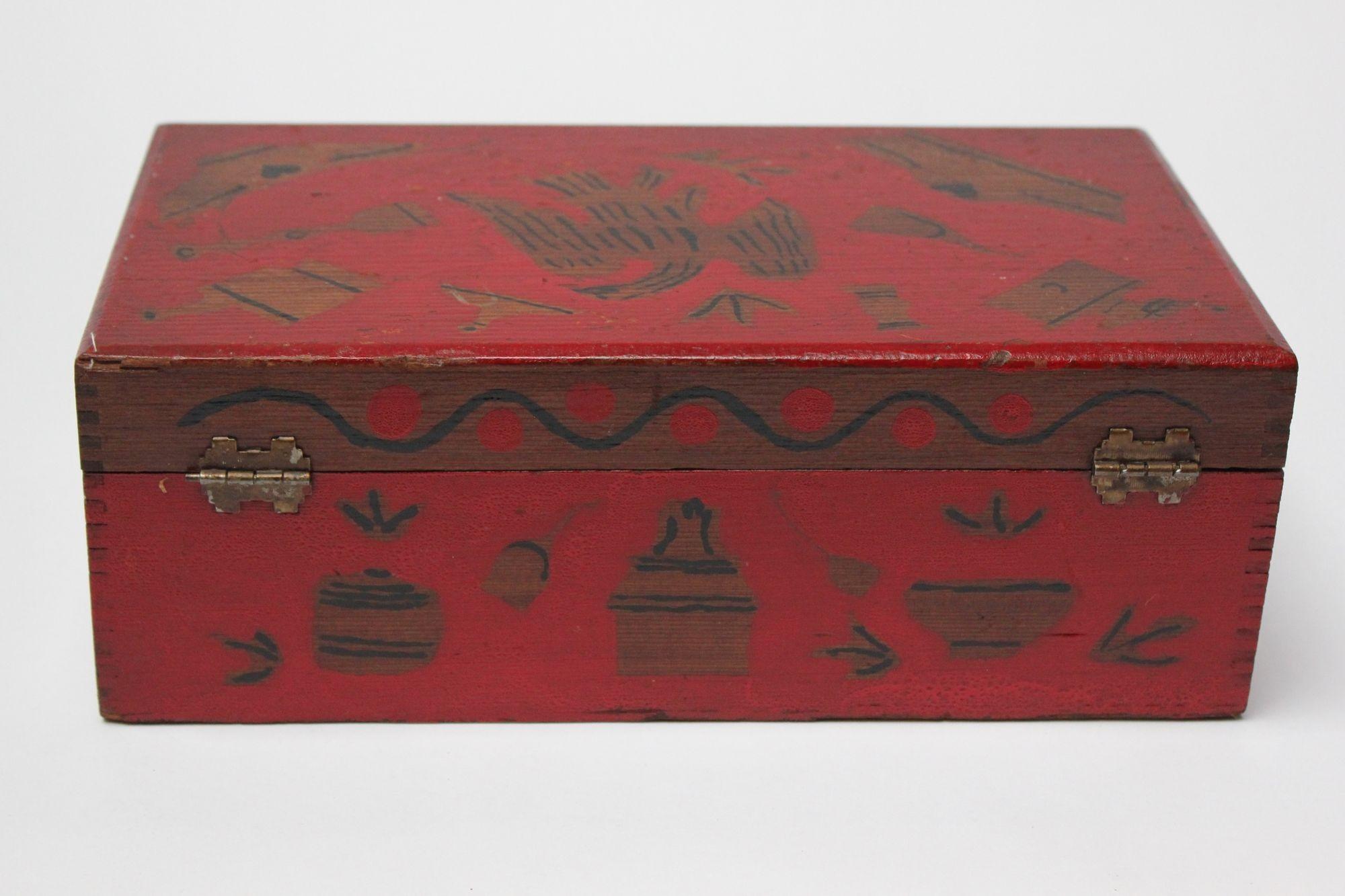Boîte décorative en forme d'aigle américain du début du 20e siècle, de style folklorique Bon état - En vente à Brooklyn, NY