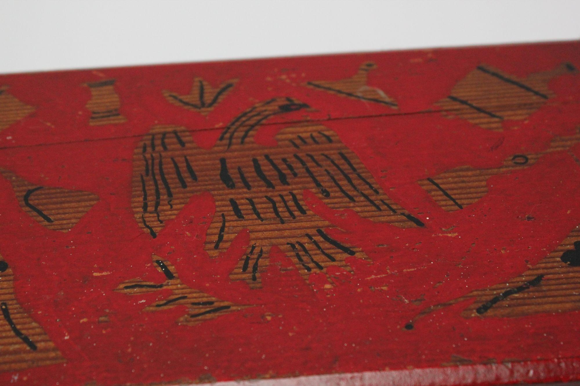 Boîte décorative en forme d'aigle américain du début du 20e siècle, de style folklorique en vente 1