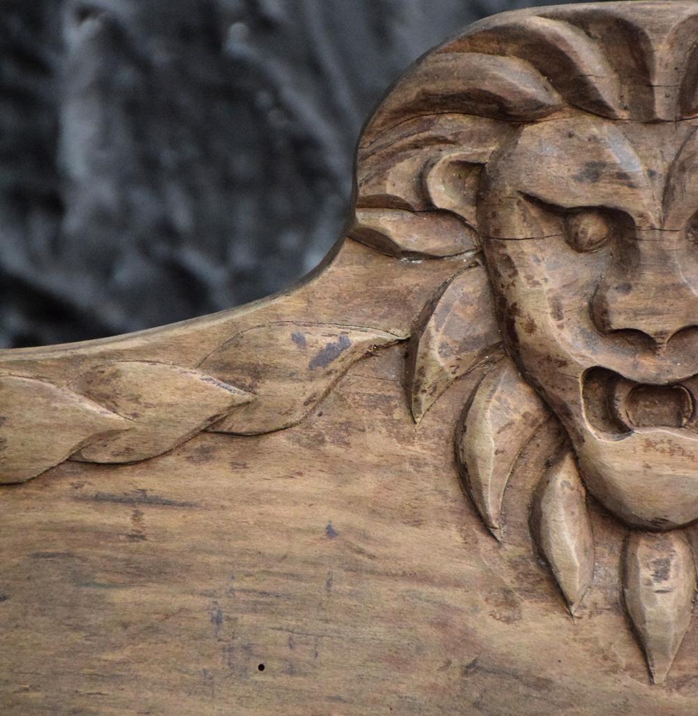 Early 20th Century Folk Art Carved Oak Lion Panel In Fair Condition In London, GB