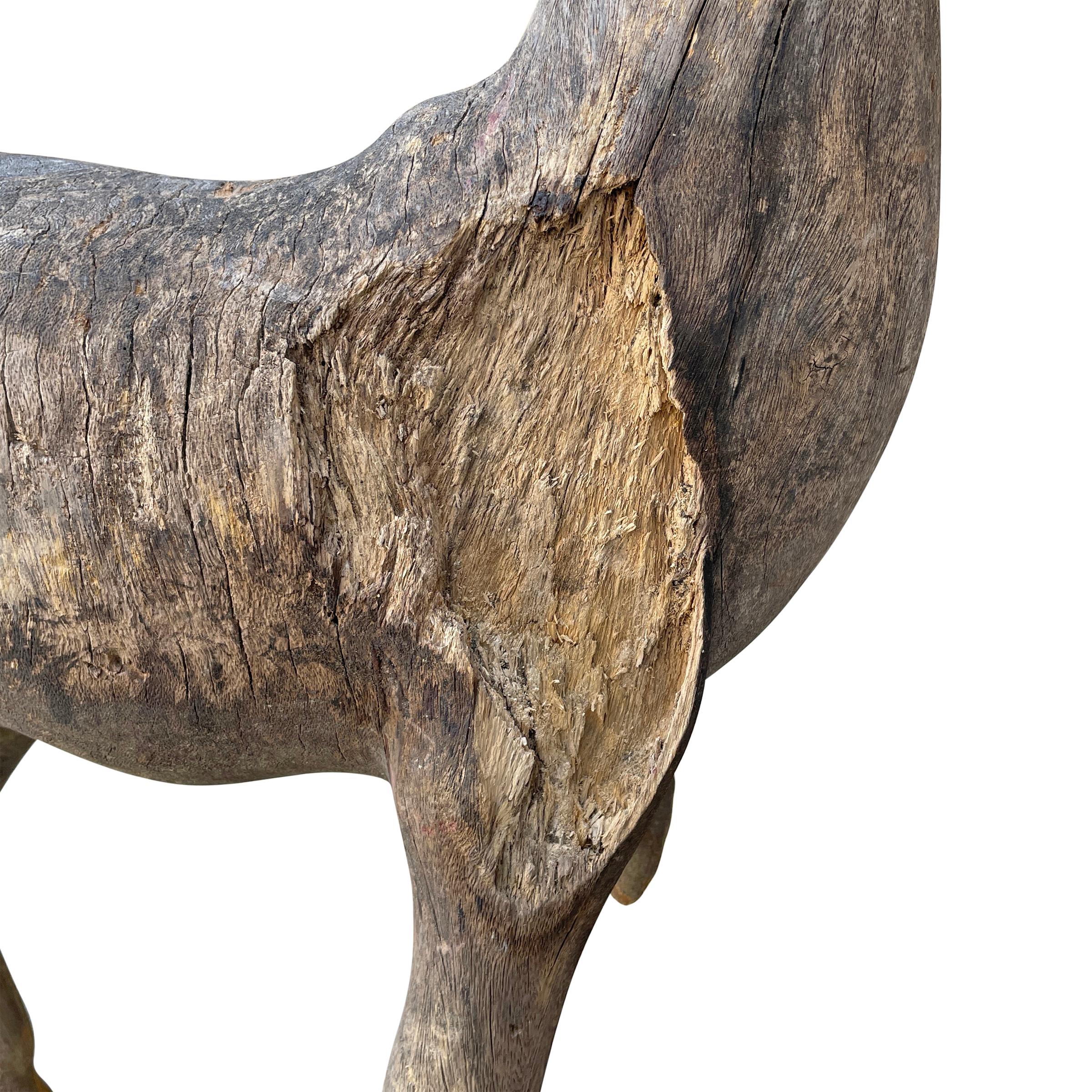 Sculpture de cerf en bois sculpté d'artisanat du début du XXe siècle en vente 4