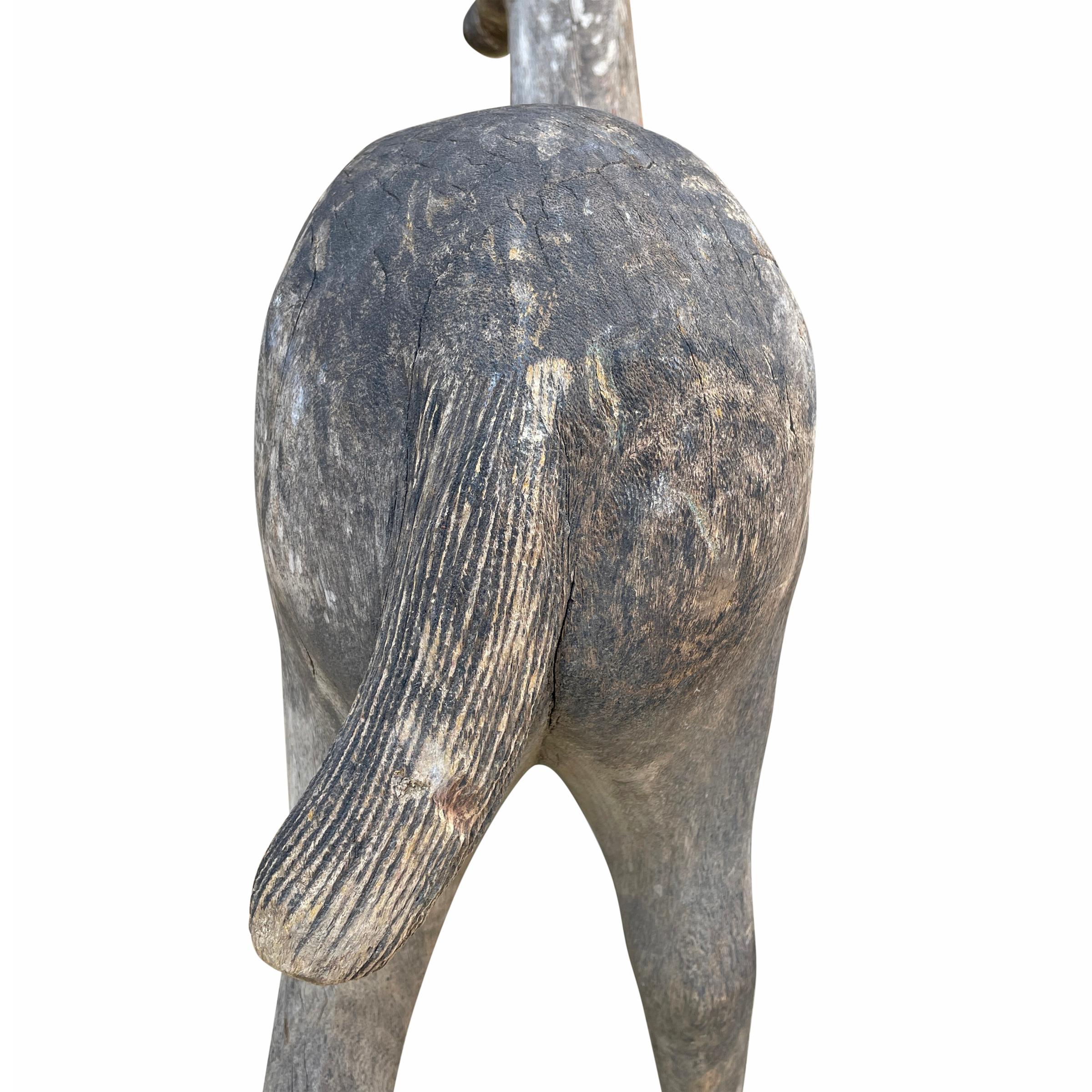 Sculpture de cerf en bois sculpté d'artisanat du début du XXe siècle en vente 7