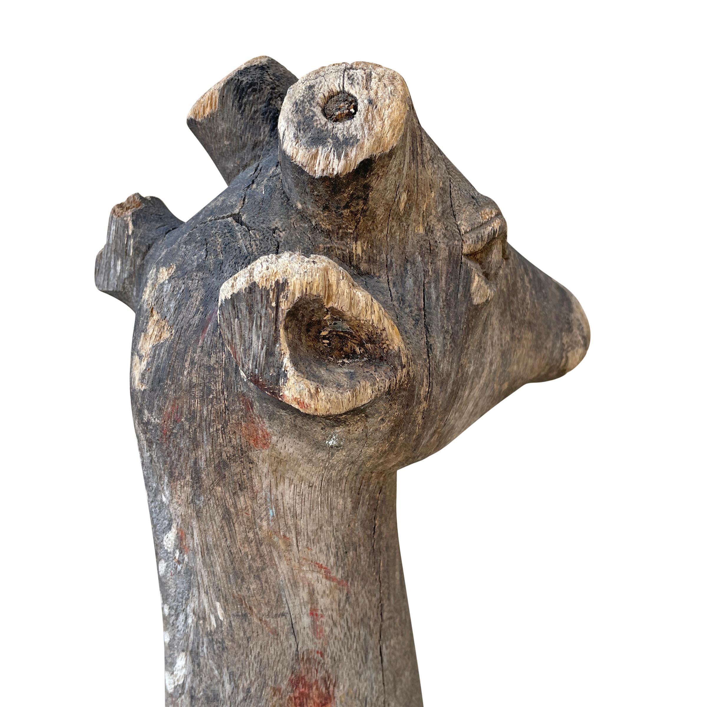 Bois Sculpture de cerf en bois sculpté d'artisanat du début du XXe siècle en vente