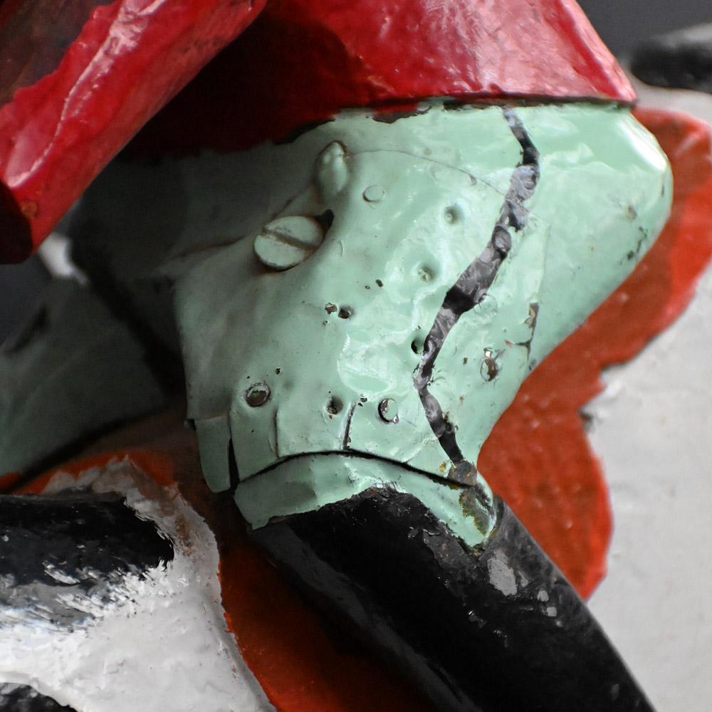 Artisanat Art populaire du début du 20e siècle, figurine de massacre de fête foraine renversée en vente