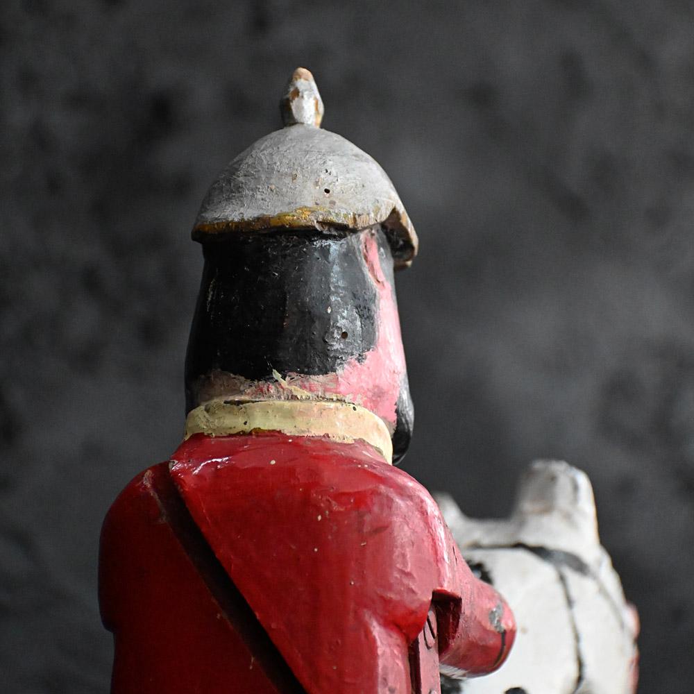 Pin Art populaire du début du 20e siècle, figurine de massacre de fête foraine renversée en vente