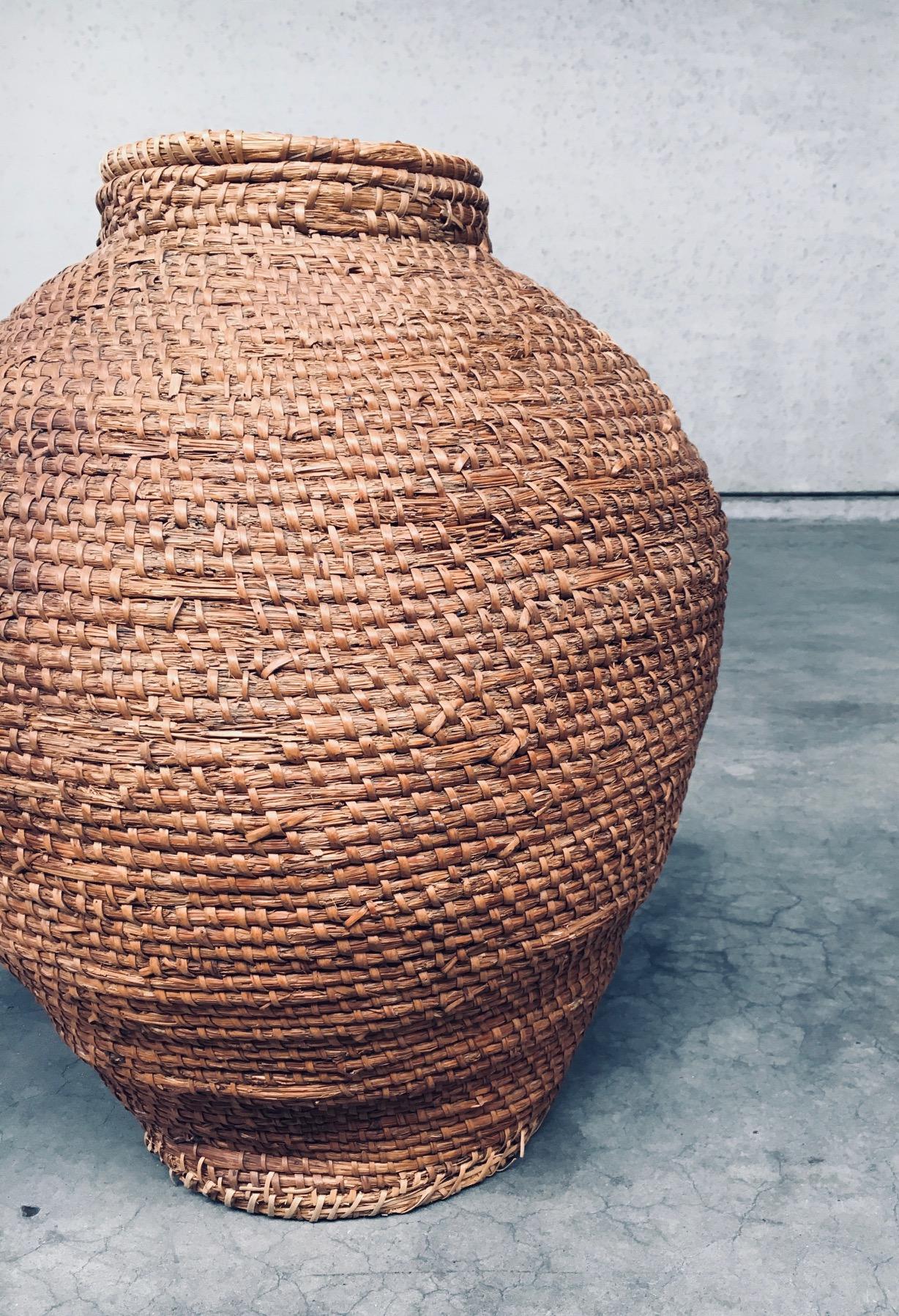 Early 20th Century Folk Art Primitive XL Straw Basket For Sale 9
