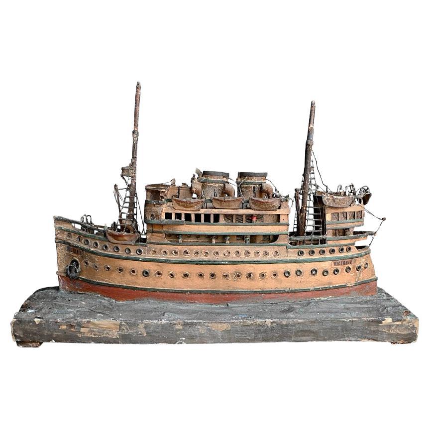 Bateau du début du 20e siècle, art populaire, construit à la main