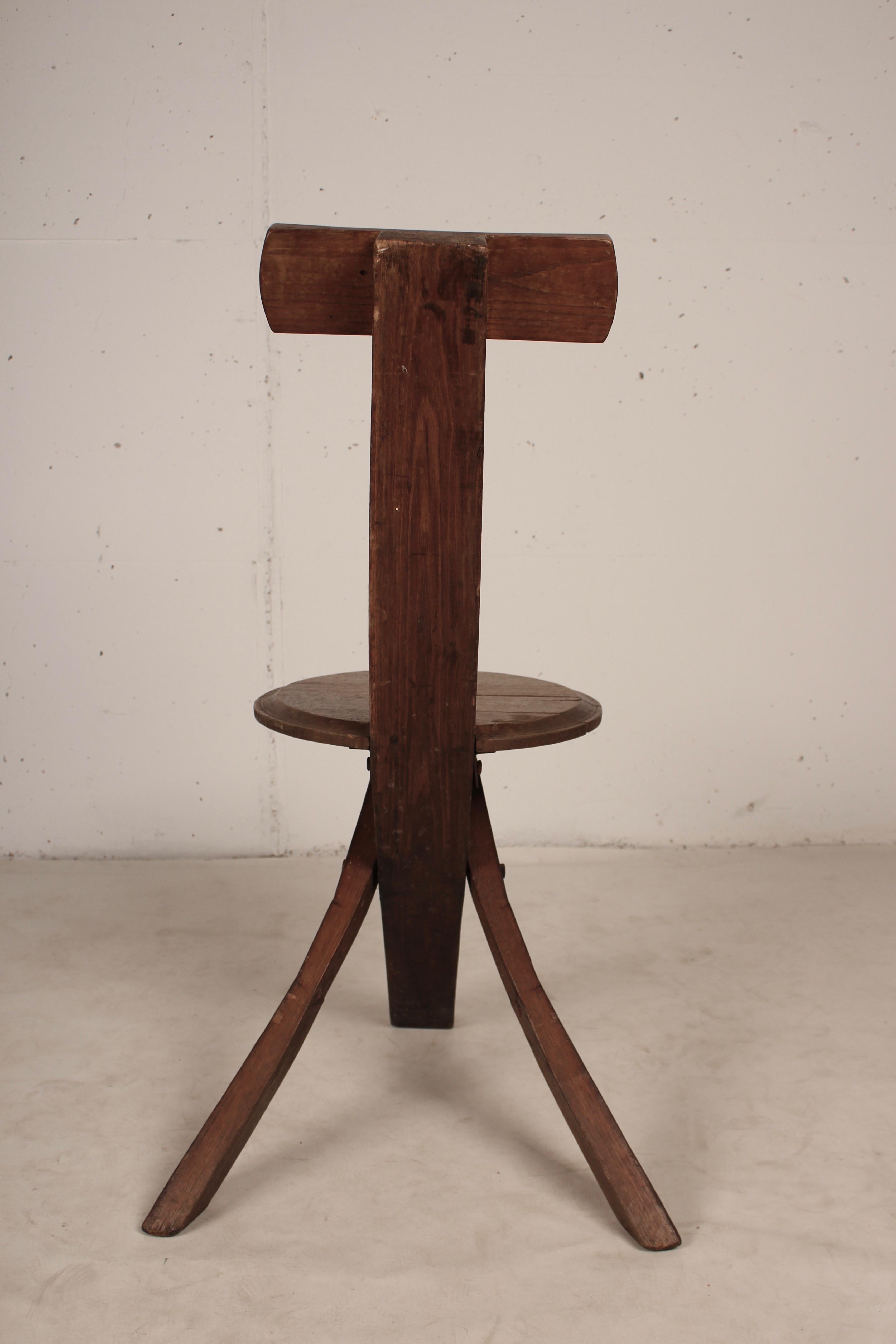 Early 20th Century Folk Art Tripod Chairs in Oak 2