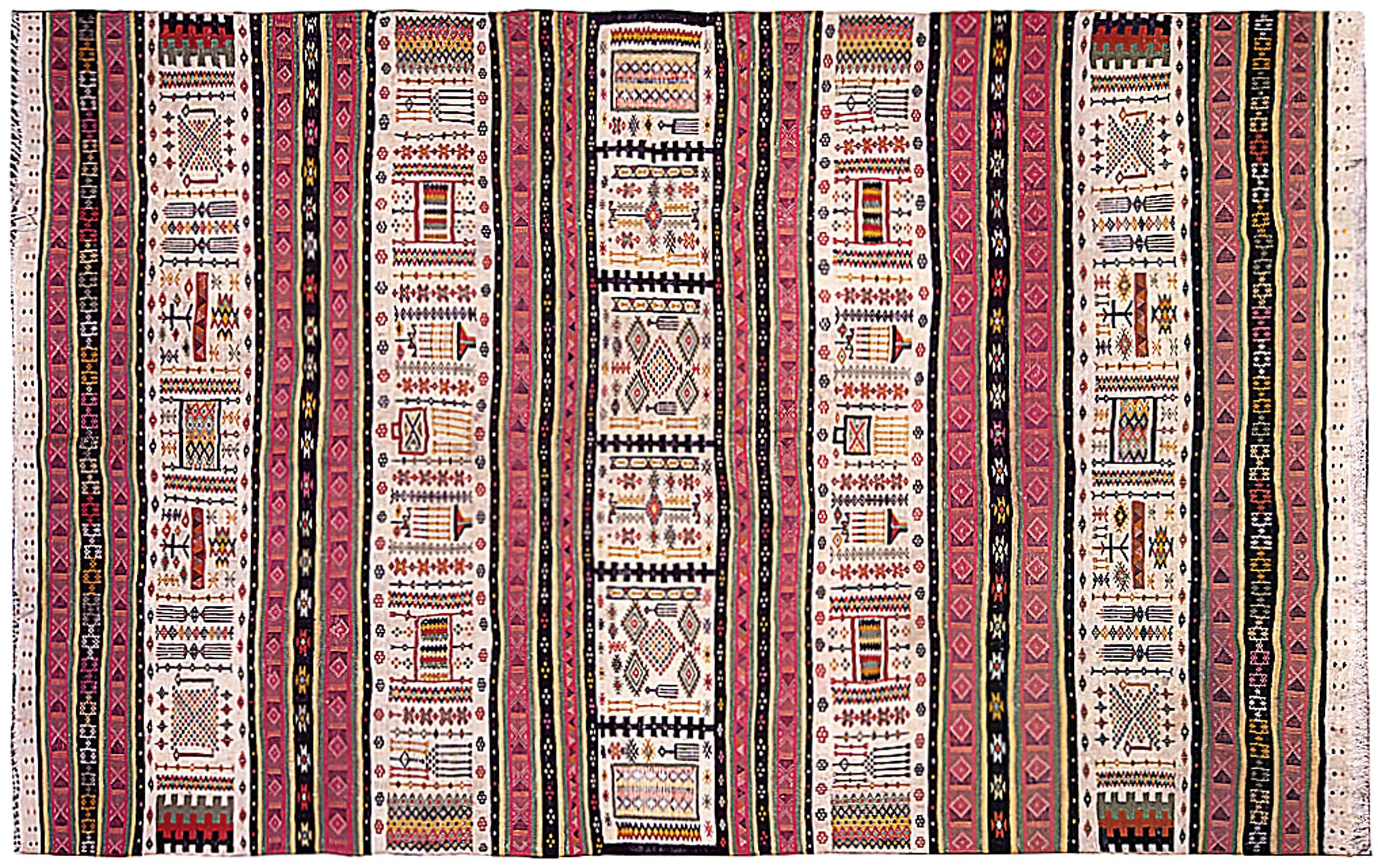 Early 20th Century Folk Turkish Kilim Rug In Good Condition For Sale In New York, NY