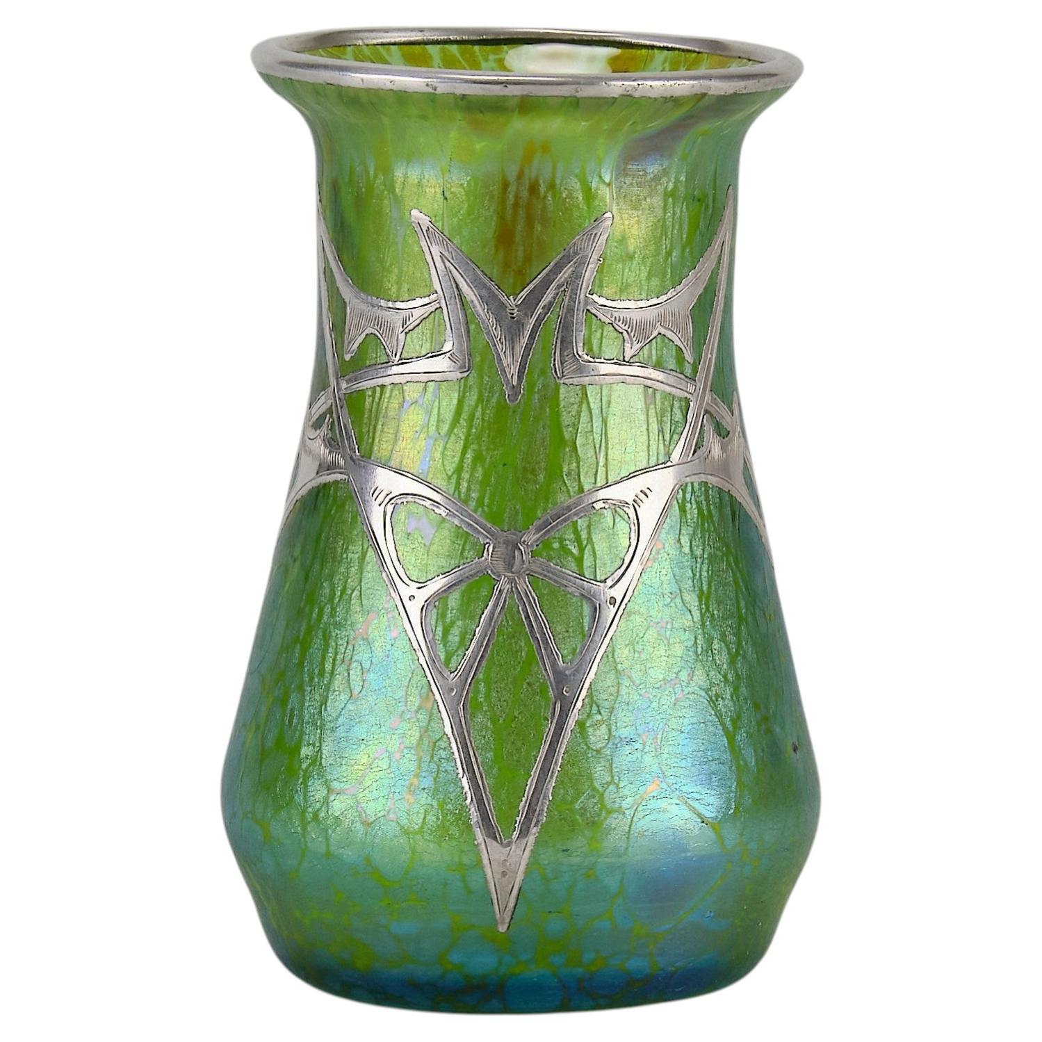 "Vaso secessionista in argento" dei primi anni del XX secolo, opera di Johann Loetz