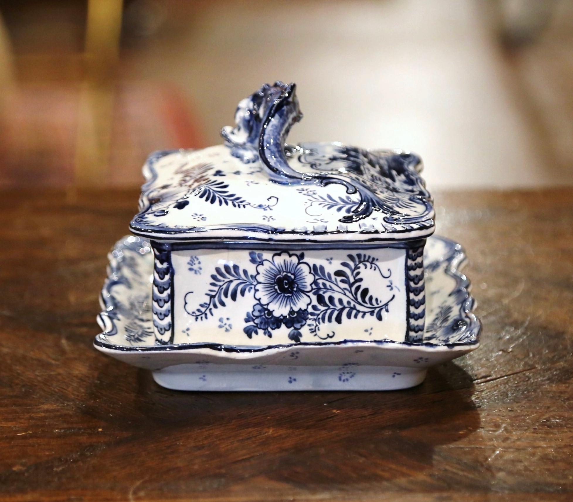 Early 20th Century Franz Anton Mehlem Royal Bonn Delft Sardine or Butter Dish In Excellent Condition For Sale In Dallas, TX