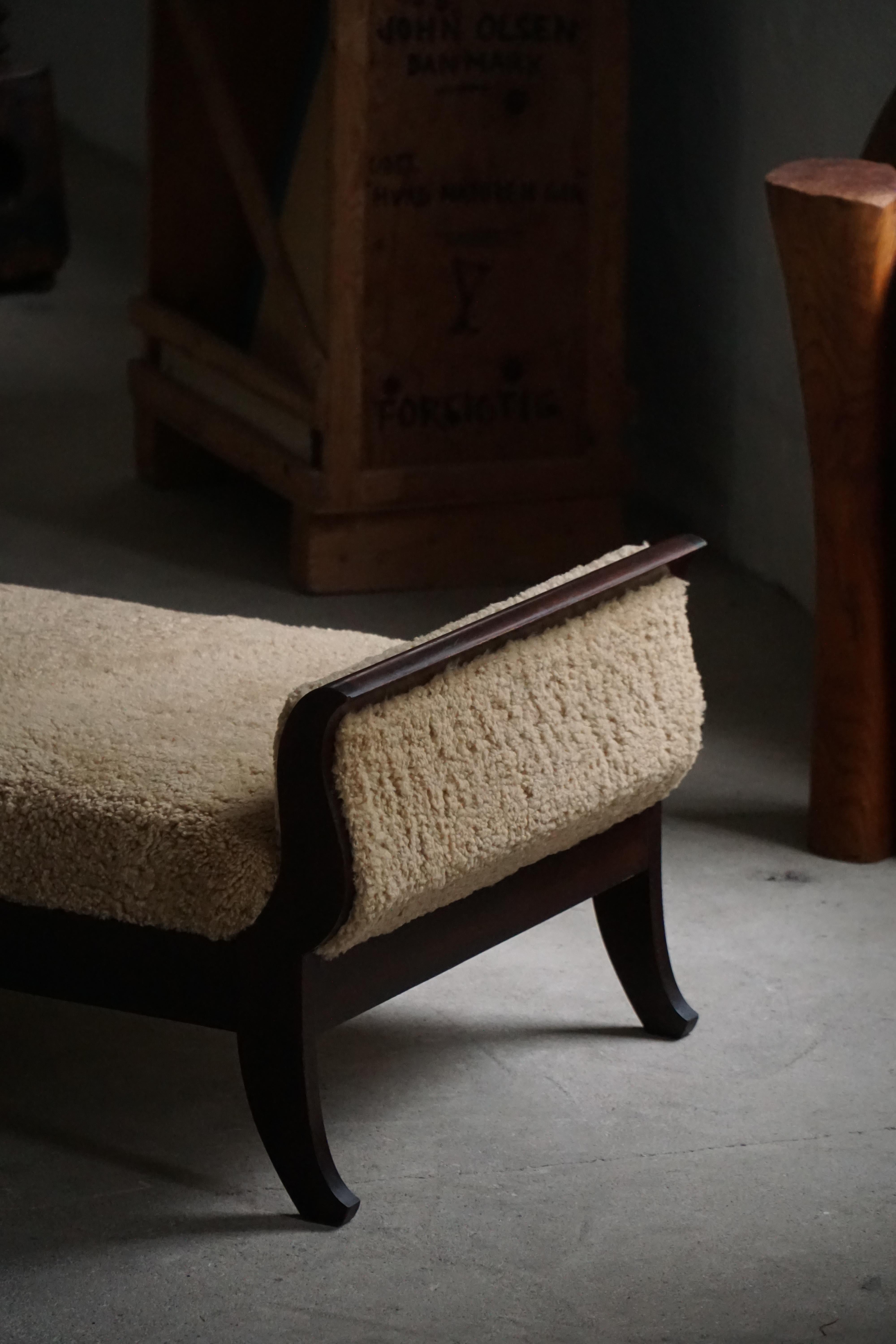 Début du 20e siècle, lit de jour autoportant Art déco danois tapissé de laine d'agneau en vente 2