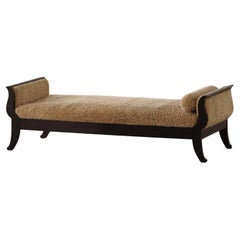 Letto da giorno danese Art Deco indipendente dei primi del Novecento, imbottito in lana d'agnello