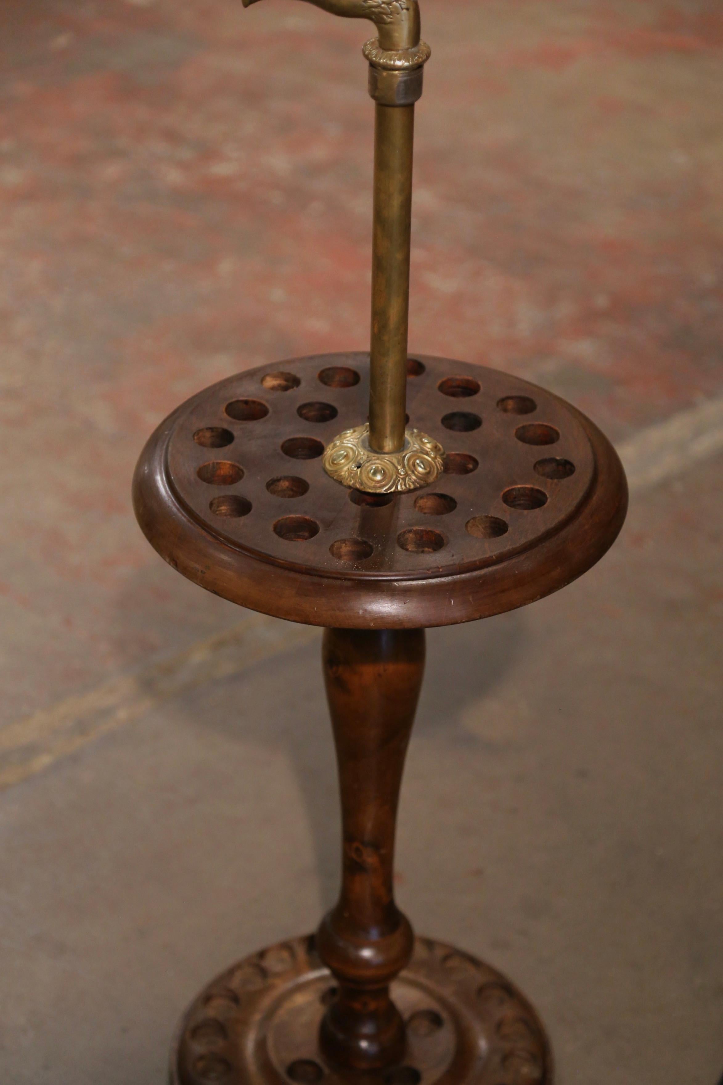 Early 20th Century French 24-Cane Holder with Brass Eagle Handle and 5 Canes For Sale 7