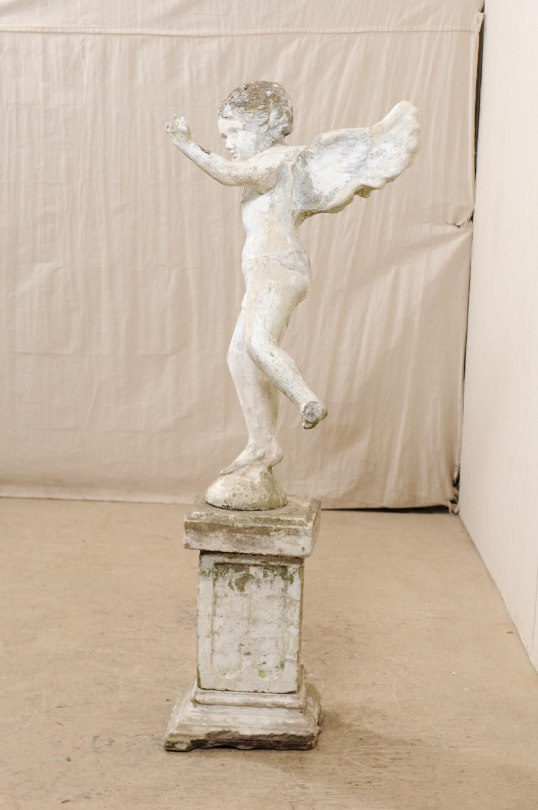 20ième siècle Statue de jardin Cupidon ancienne française du début du 20e siècle en vente