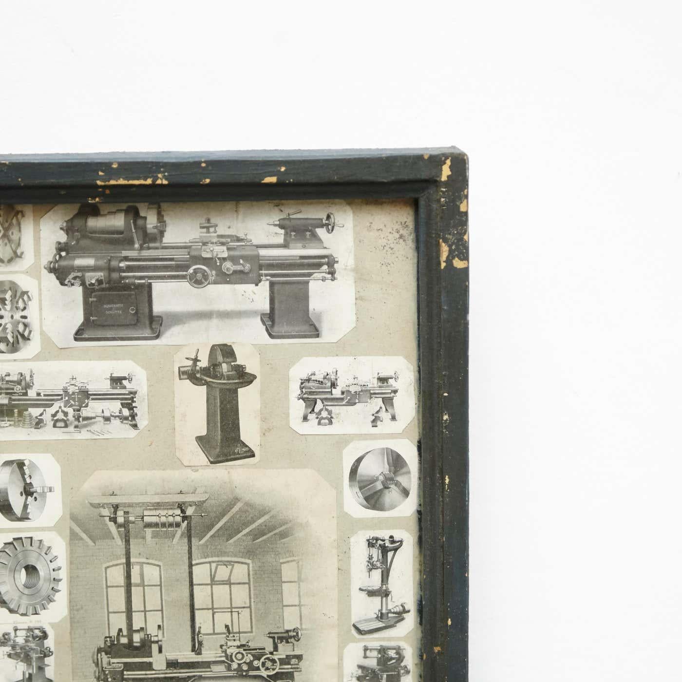 Composición de collage de máquinas antiguas francesas de principios del siglo XX en Bueno estado para la venta en Barcelona, ES