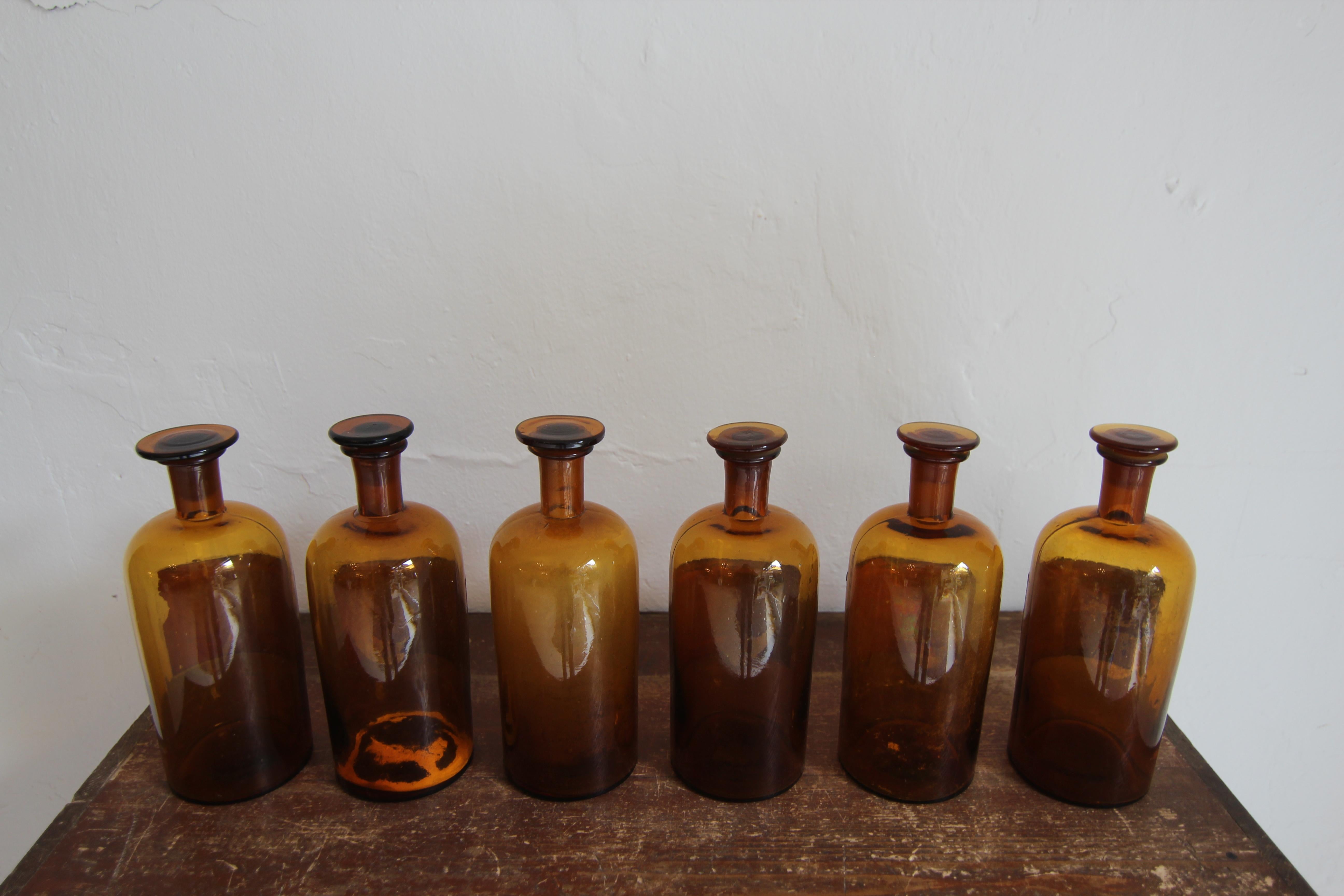 Ensemble de 6 pots d'apothicaire en verre français du début du 20e siècle en vente 9