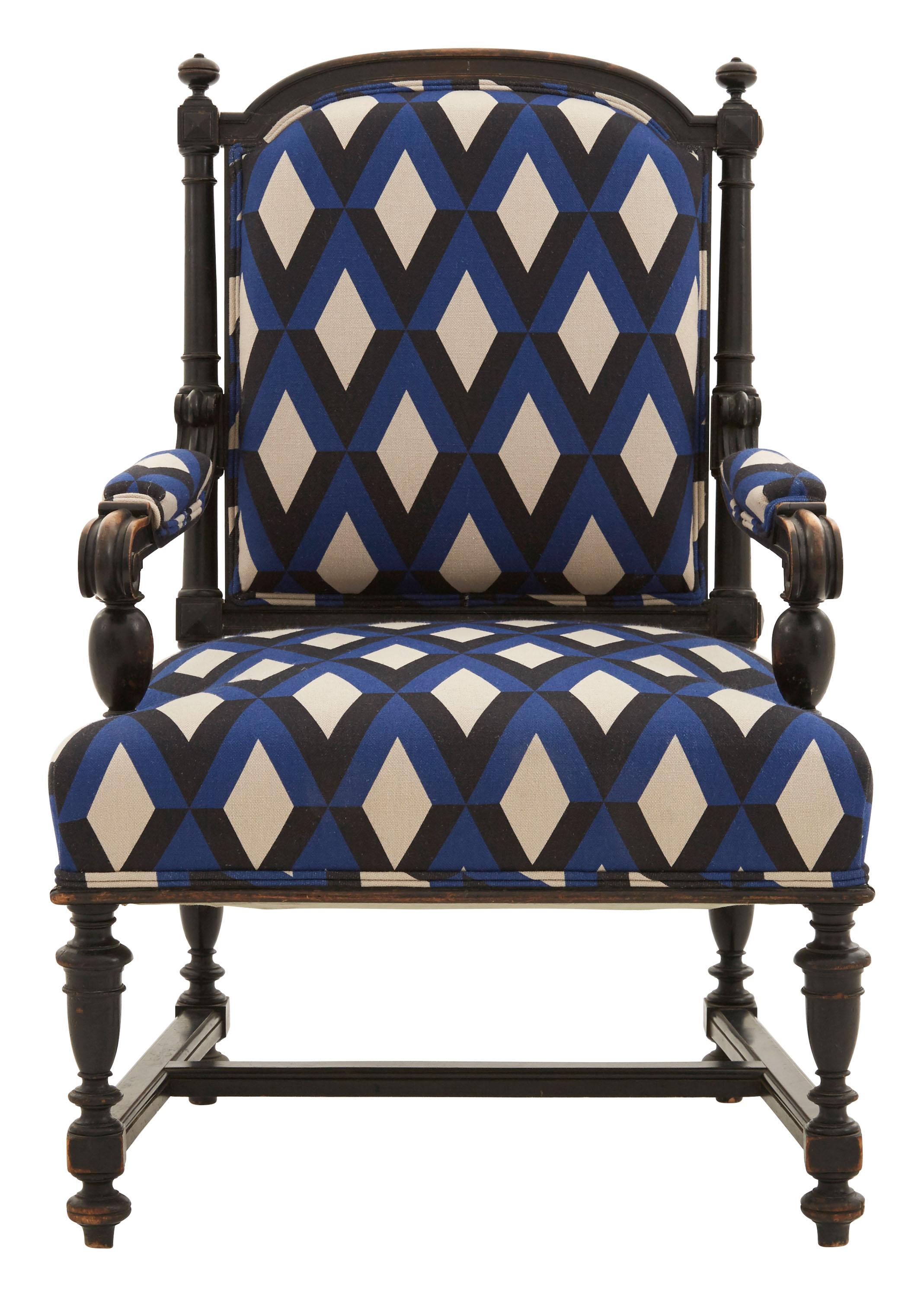 • Reupholstered in Gaston y Daniela Prati Azul linen
• Patinaed wood frame
• Early 20th century
• France

Dimensions
• 27.25