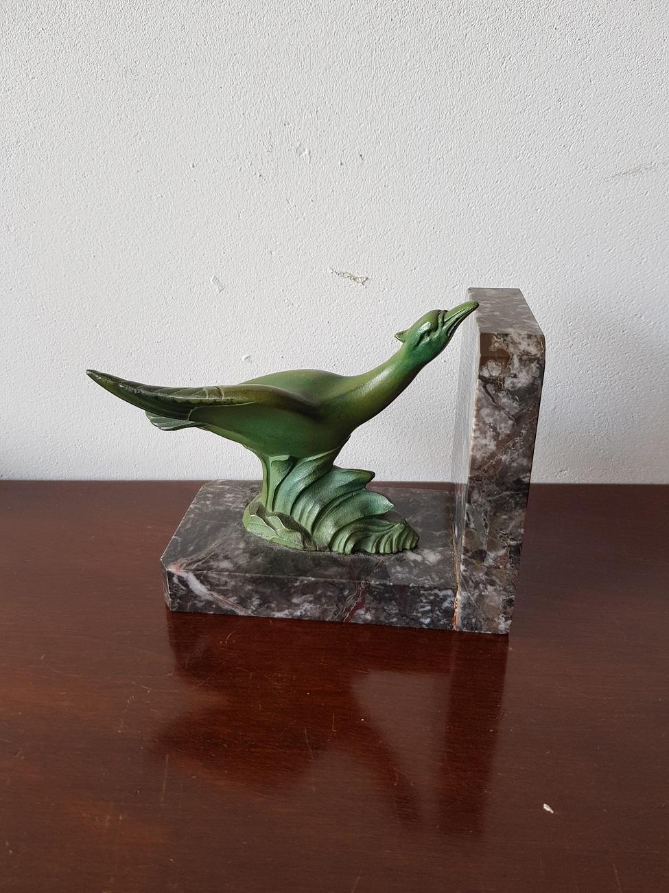 Early 20th Century, French Art Deco Bookend with a Bird on Grey Marble In Excellent Condition In Raalte, NL