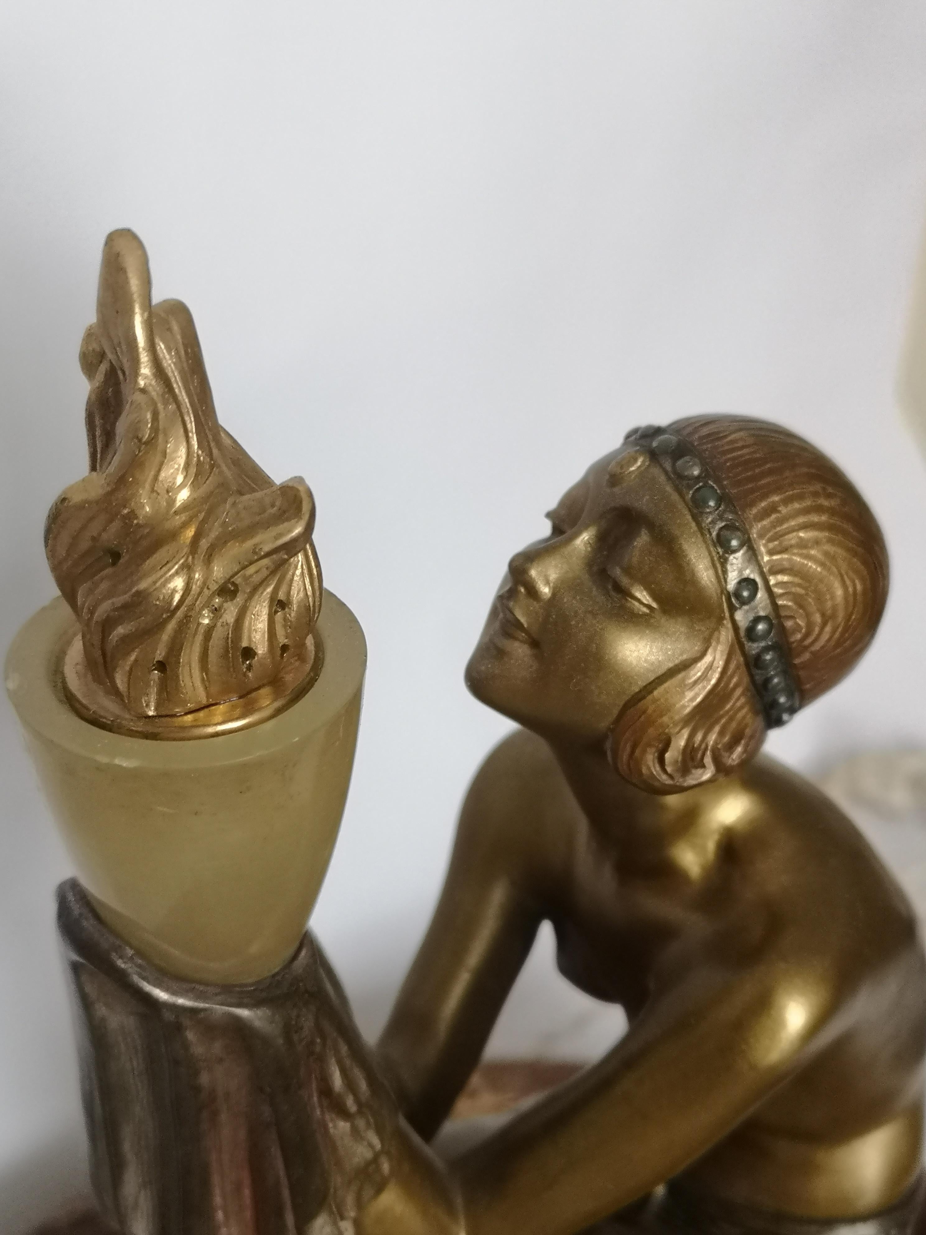 Early 20th Century French Art Deco Bronze and Onyx Lamp Sculpture by Duvernet For Sale 2