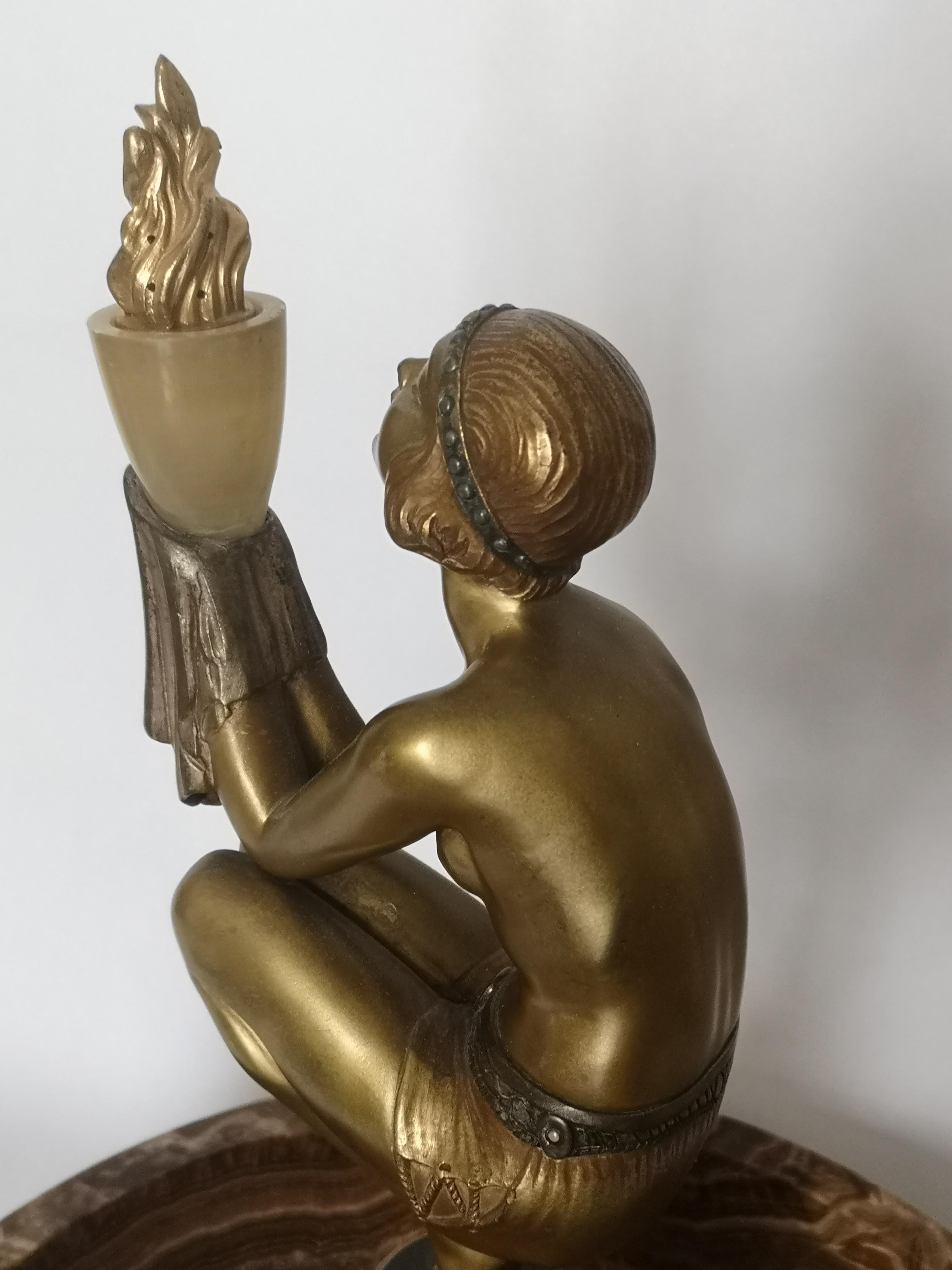 Early 20th Century French Art Deco Bronze and Onyx Lamp Sculpture by Duvernet For Sale 5
