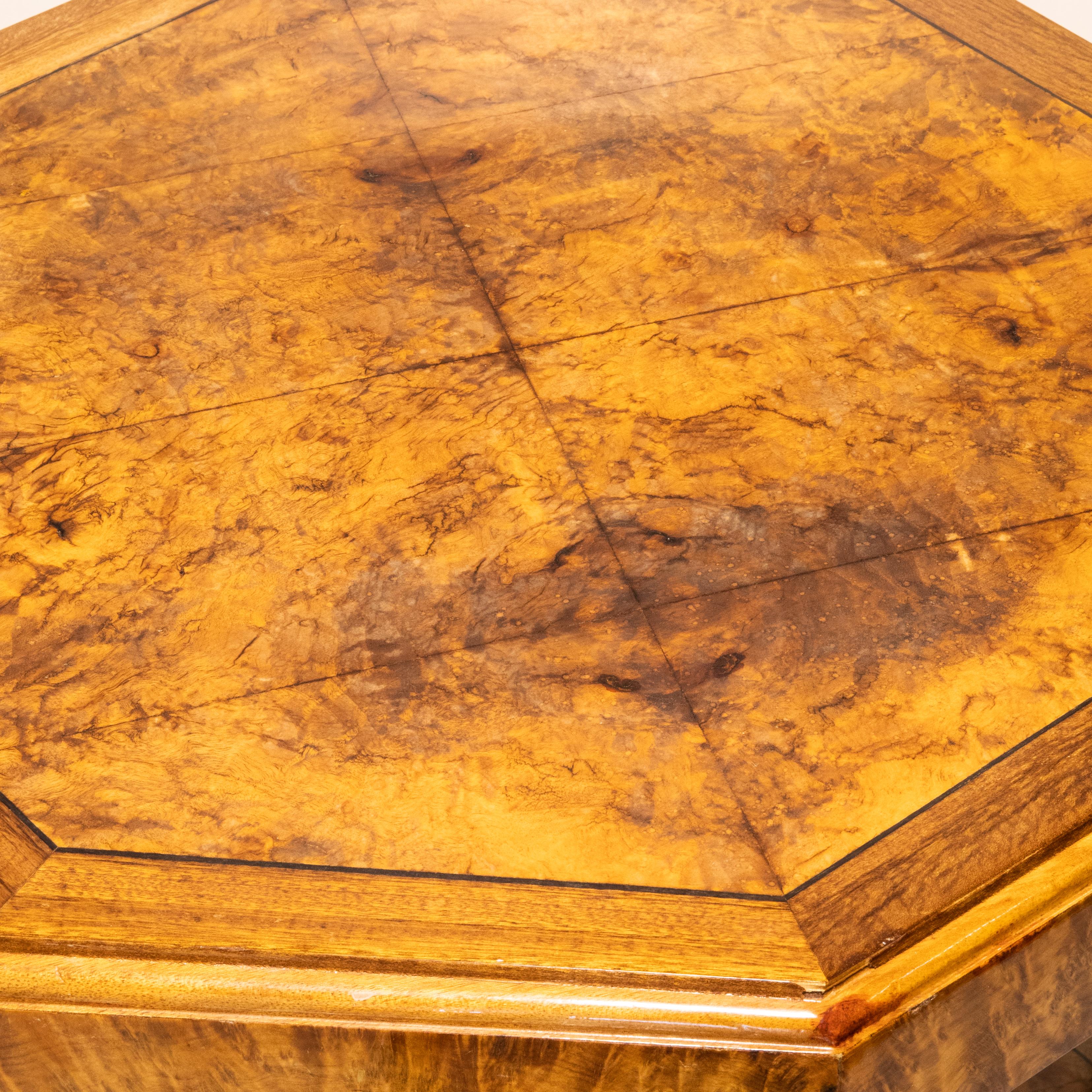 Early 20th Century French Art Deco Burl Walnut Side Table In Good Condition In Hudson, NY