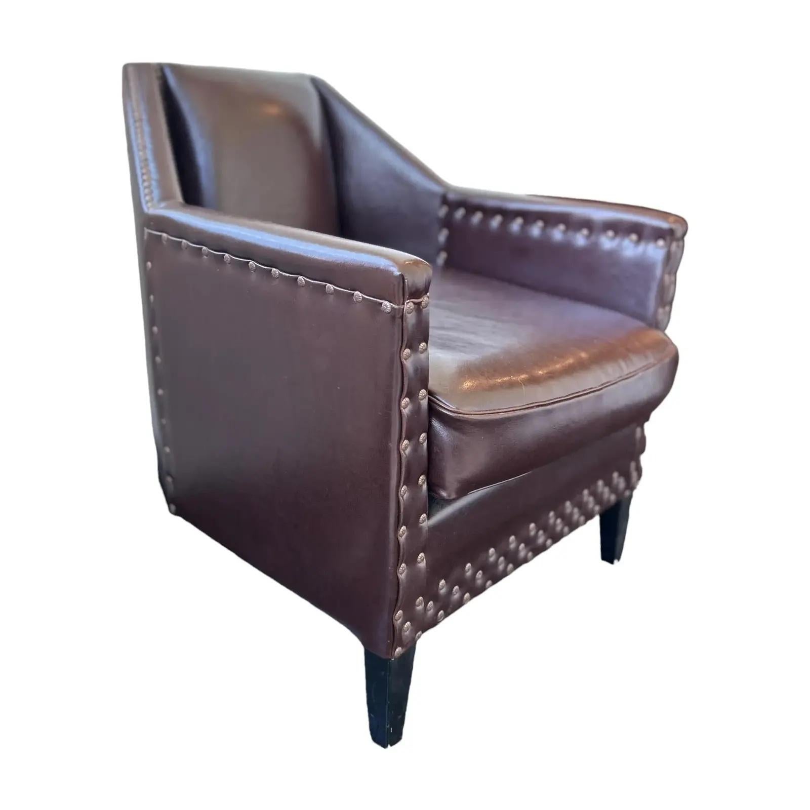 Early 20th Century French Art Deco Leather Low Club Chair For Sale 5