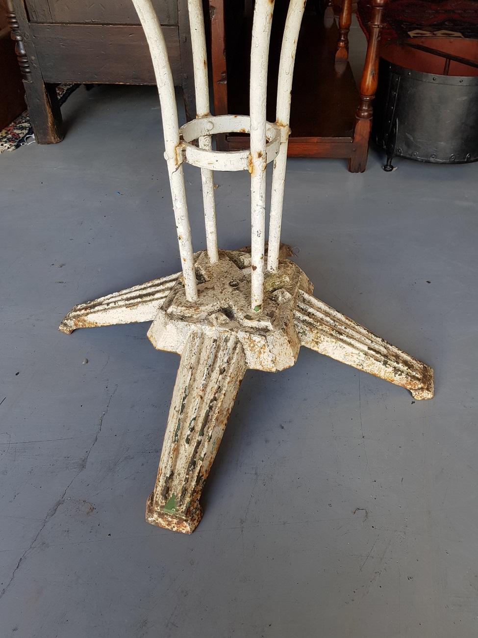 Early 20th Century French Art Deco Metal Garden Table In Distressed Condition In Raalte, NL