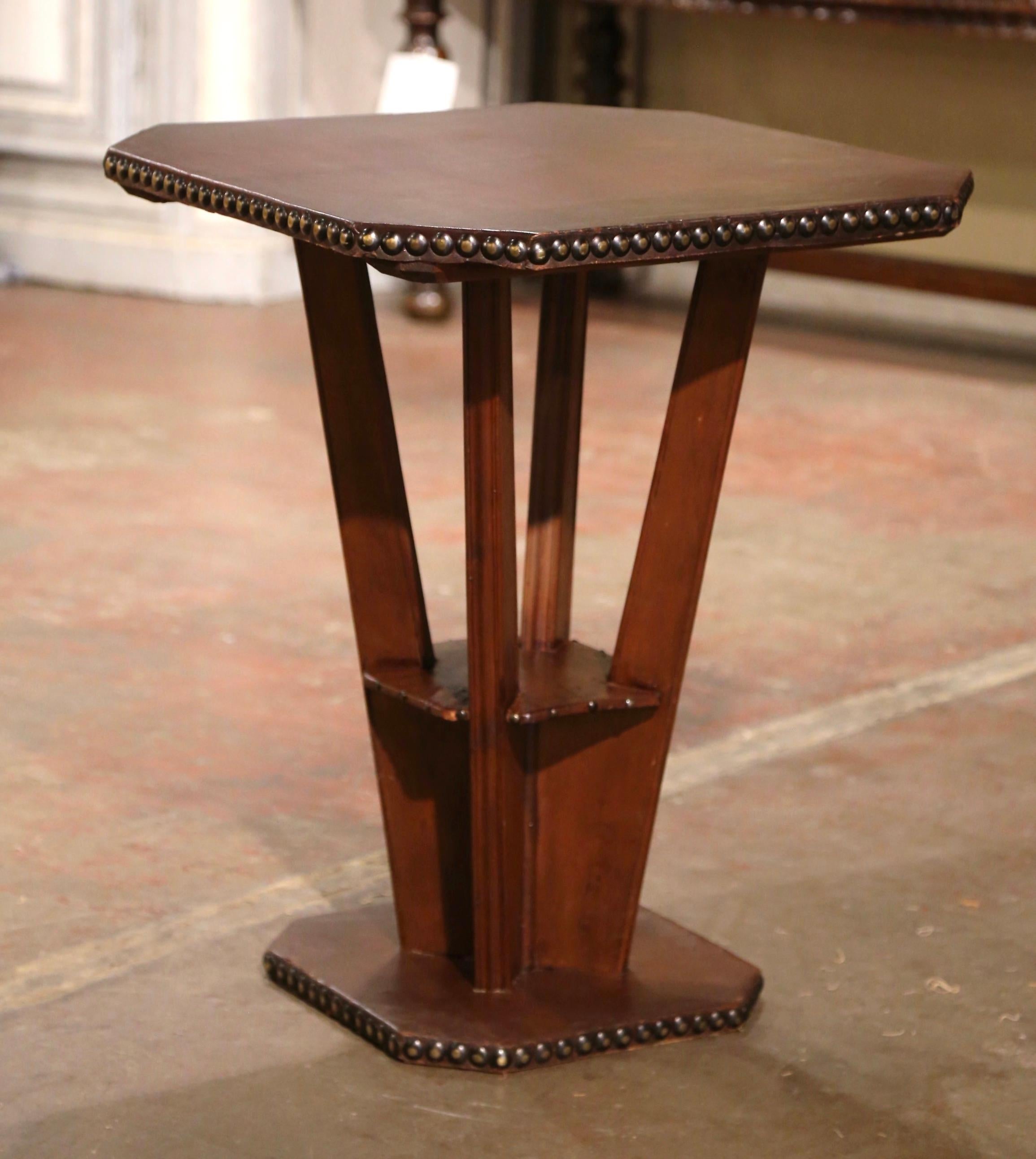 Early 20th Century French Art Deco Oak and Leather Gueridon Table For Sale 2