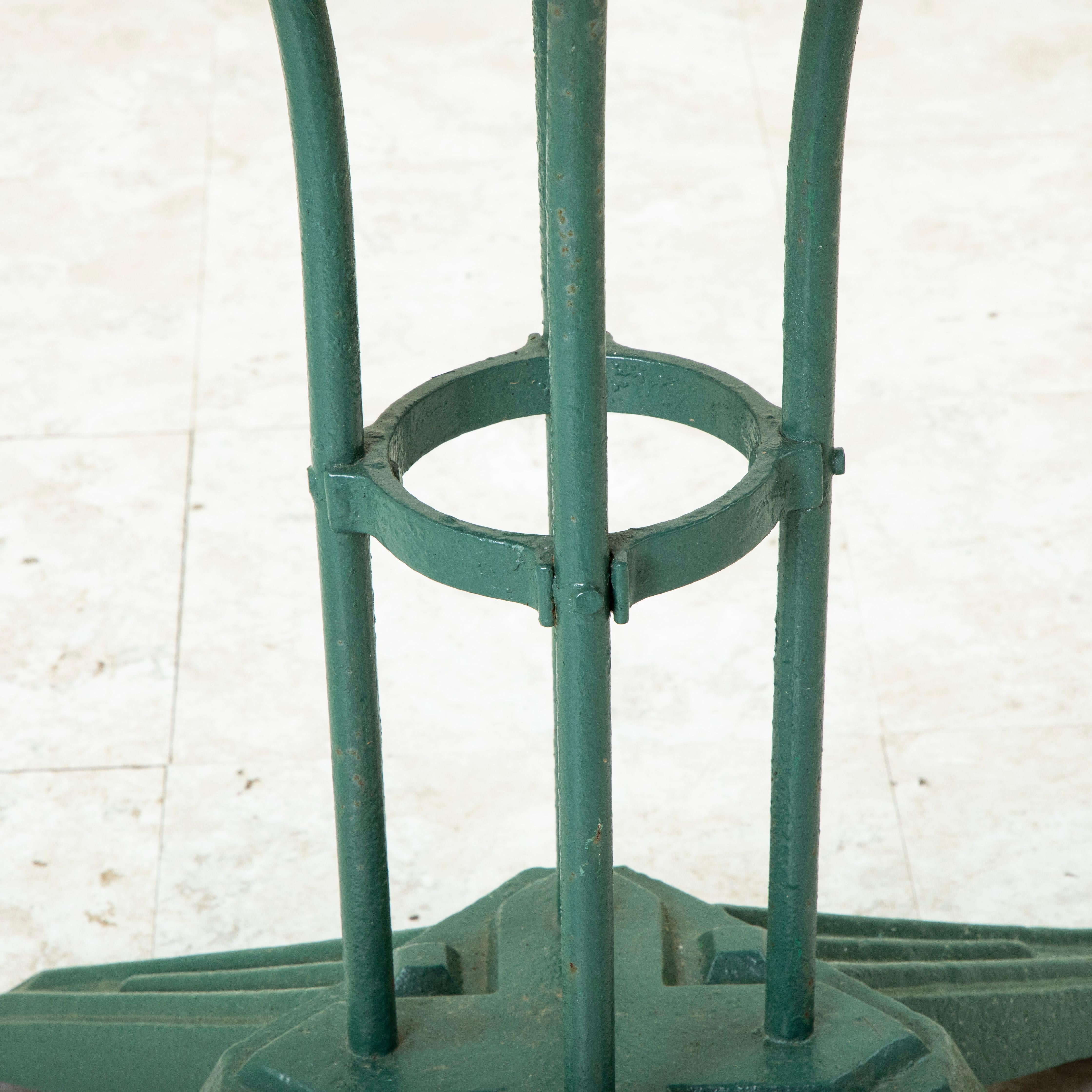 Early 20th Century French Art Deco Period Cast Iron Garden Table For Sale 6