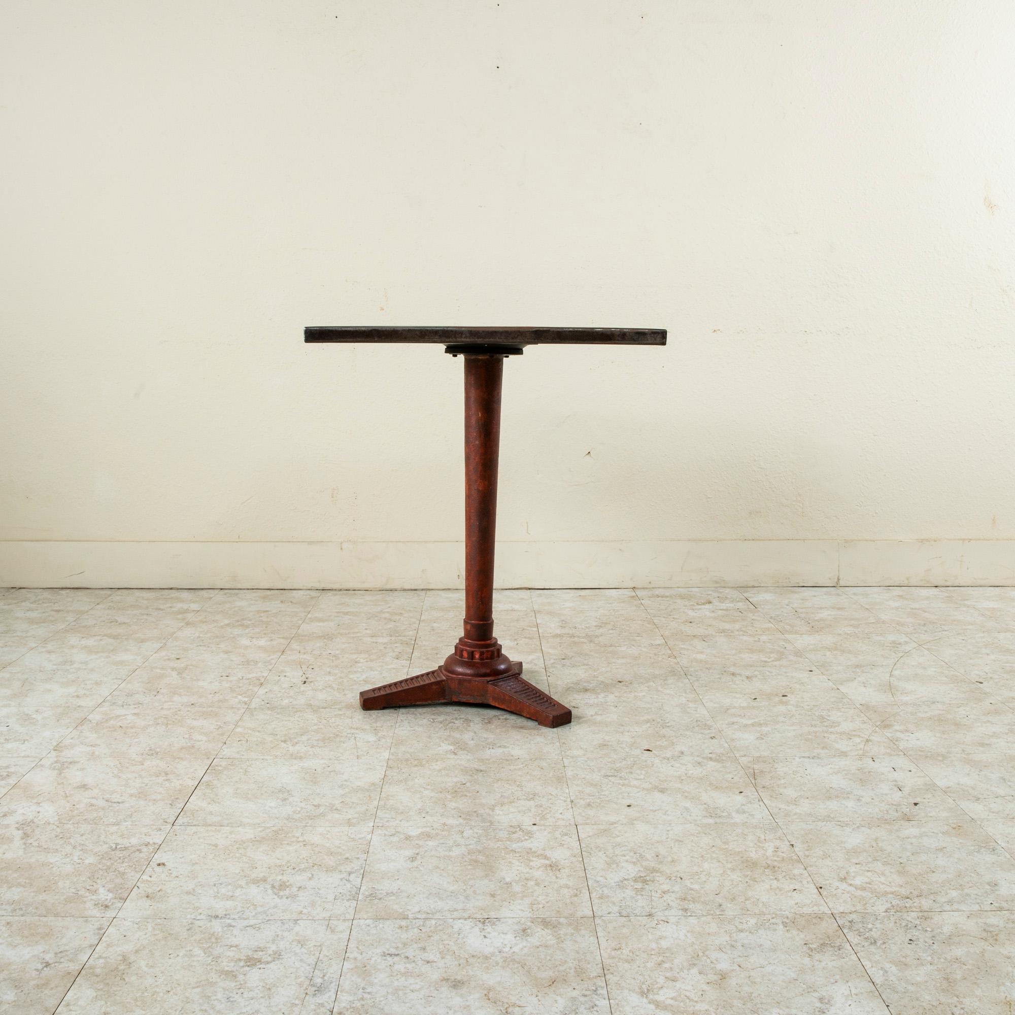 Painted Early 20th Century French Art Deco Period Iron and Metal Bistro Table For Sale