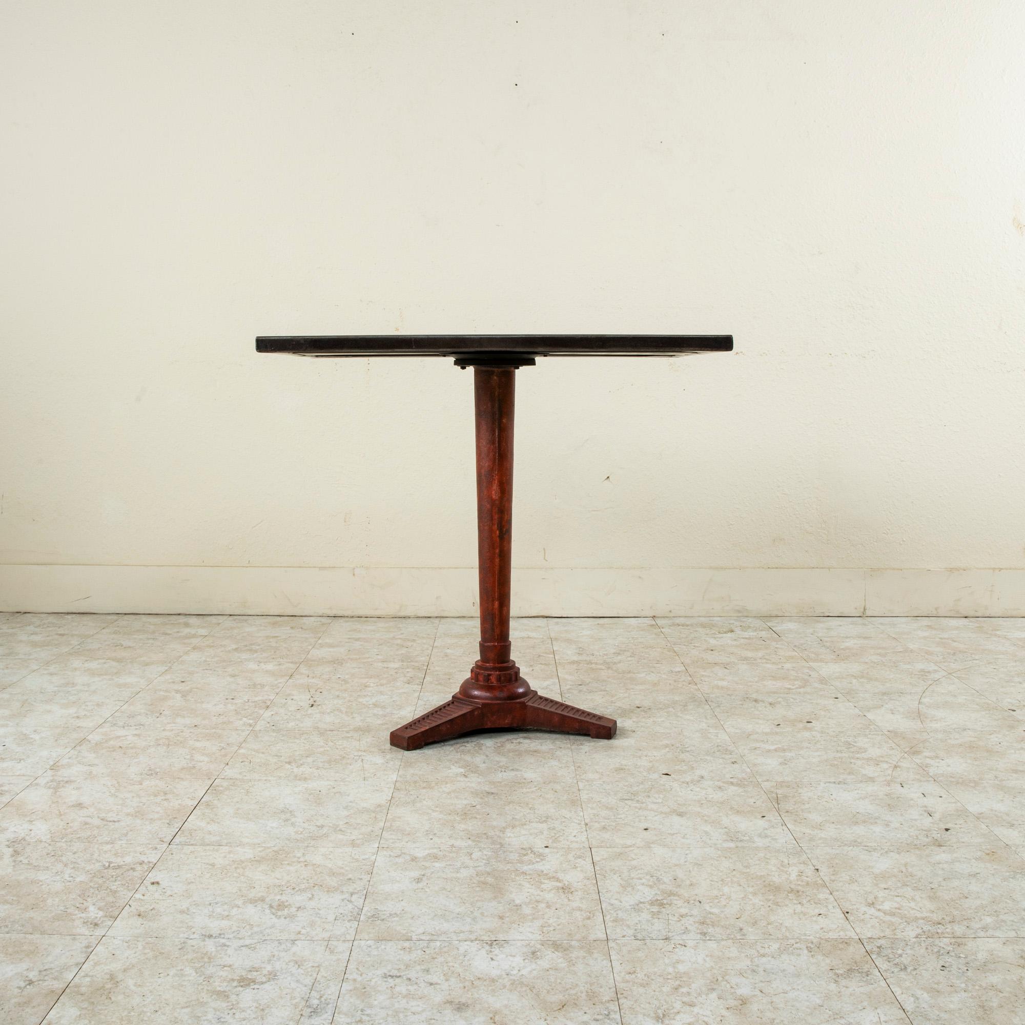 Early 20th Century French Art Deco Period Iron and Metal Bistro Table For Sale 1