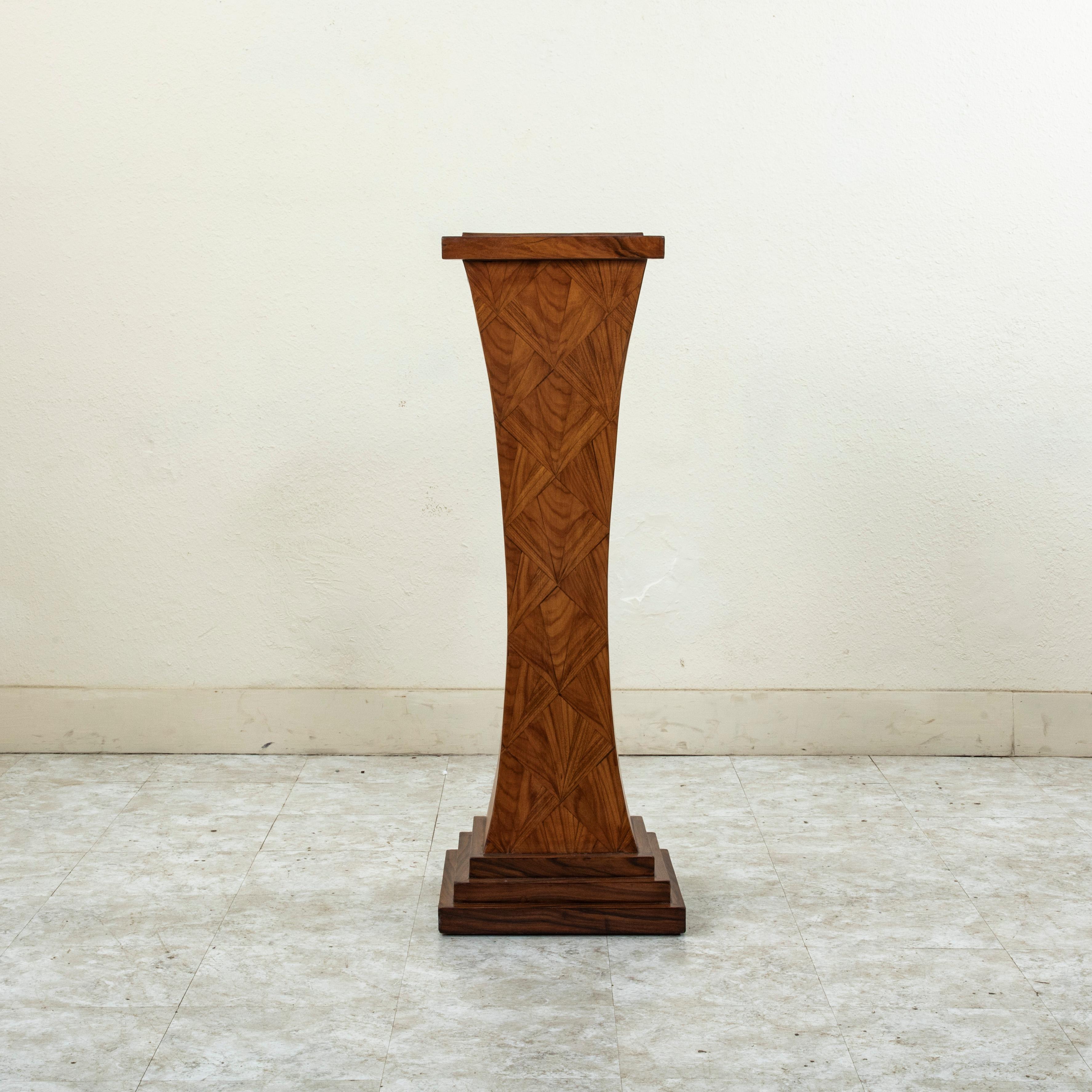 Early 20th Century French Art Deco Period Rosewood and Palisander Pedestal In Good Condition For Sale In Fayetteville, AR