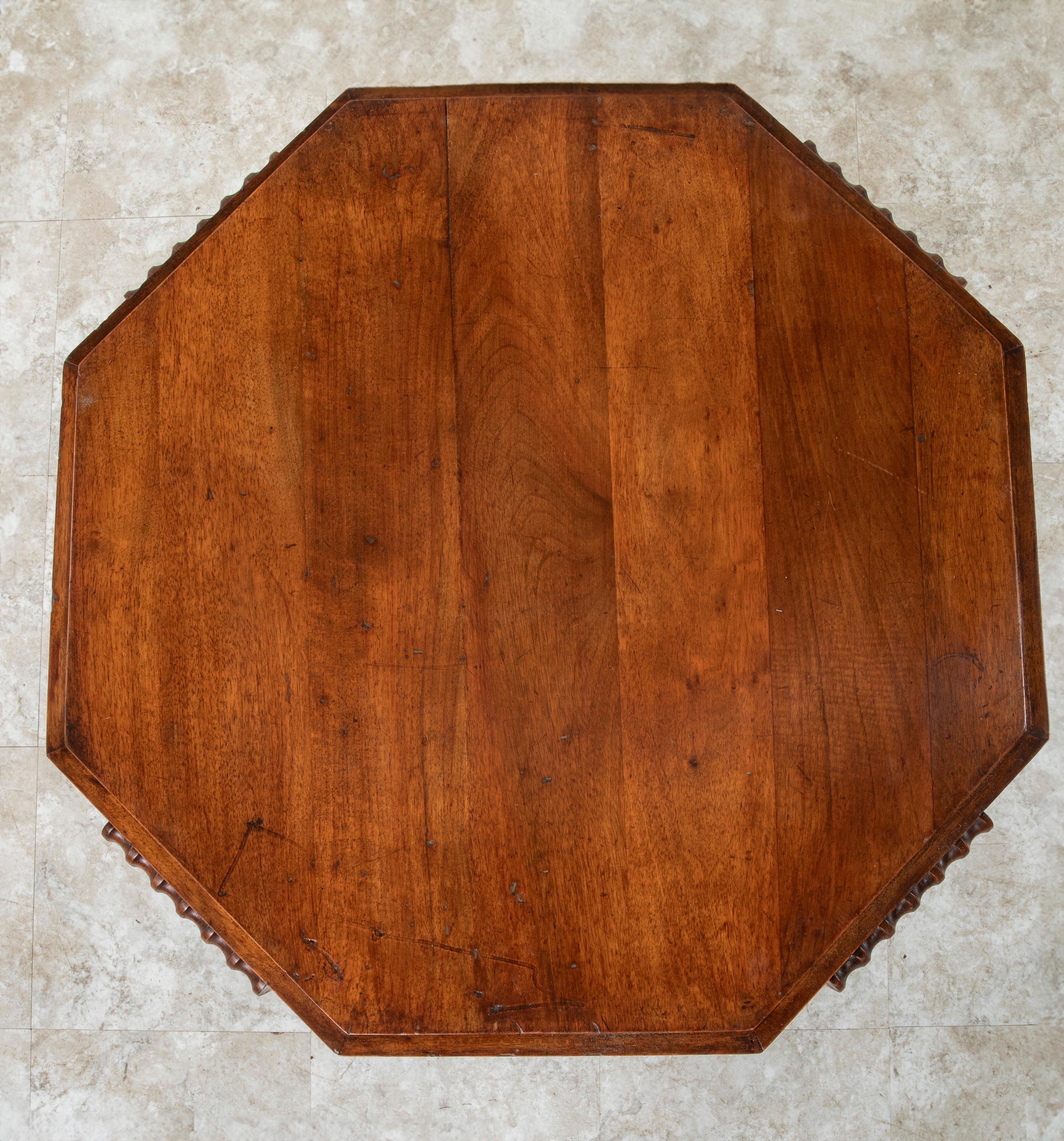 Early 20th Century French Art Deco Period Walnut Coffee Table or Cocktail Table For Sale 3