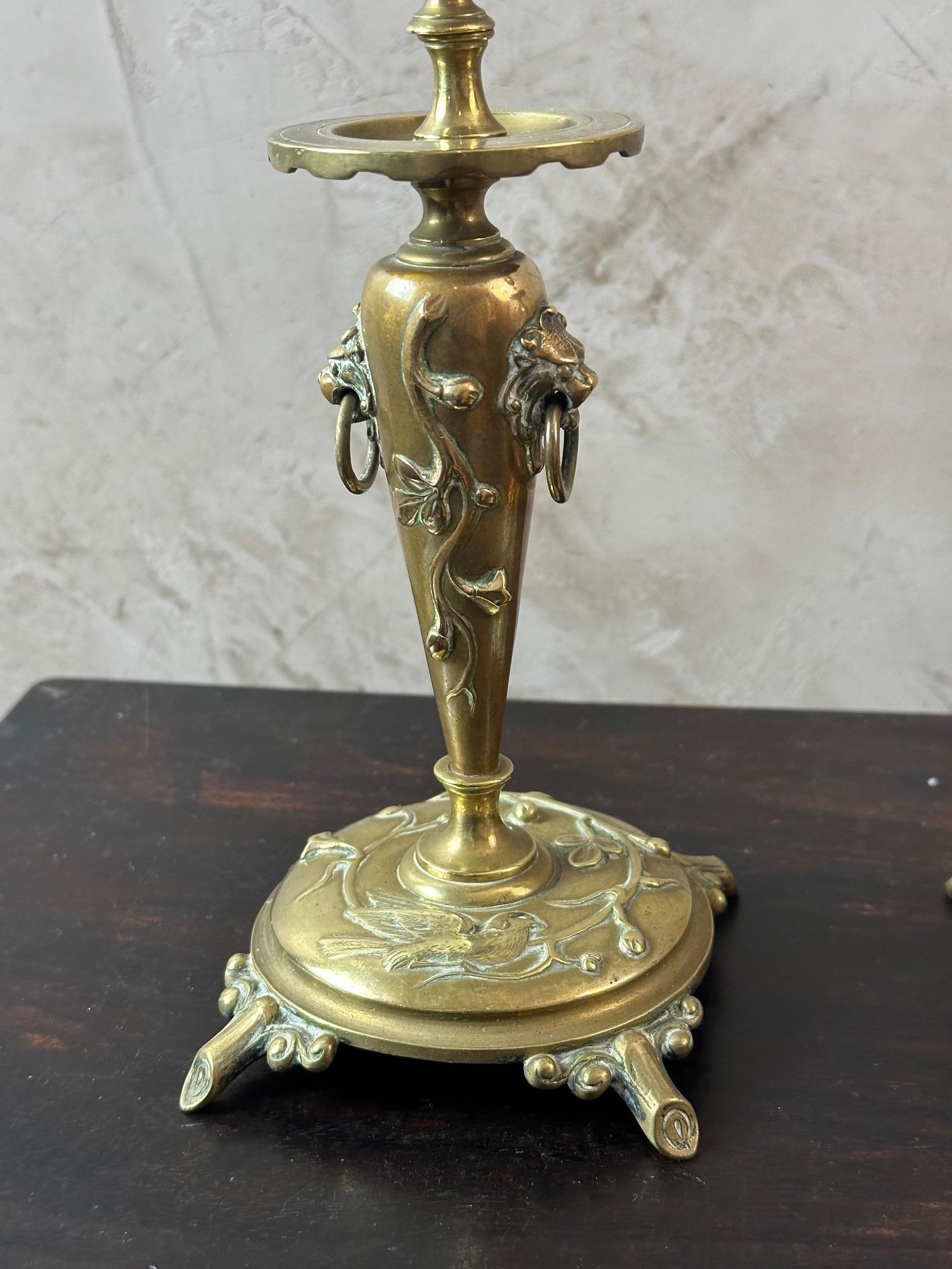 Paar französische Bronze-Kerzenhalter im Art nouveau-Stil des frühen 20. Jahrhunderts, 1920er Jahre (Frühes 20. Jahrhundert) im Angebot