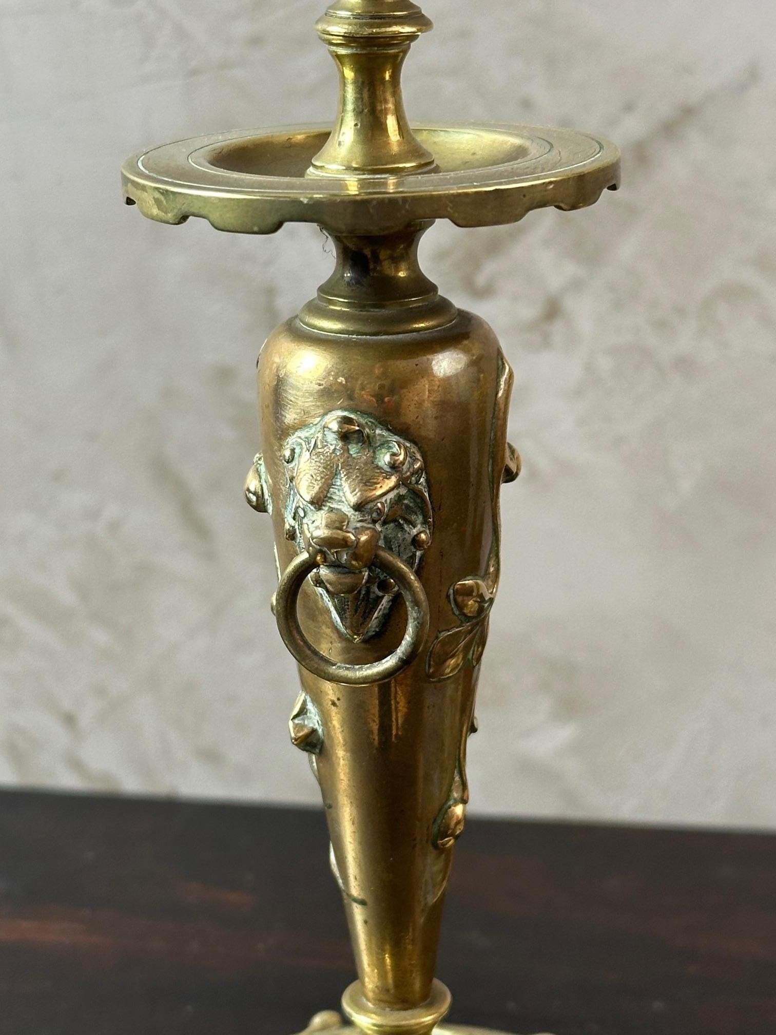 Paar französische Bronze-Kerzenhalter im Art nouveau-Stil des frühen 20. Jahrhunderts, 1920er Jahre im Angebot 1