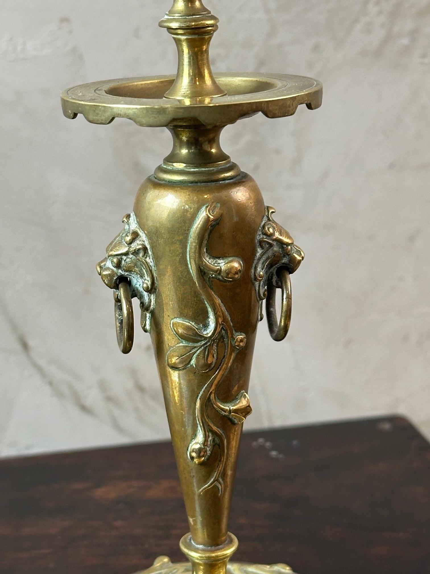 Paar französische Bronze-Kerzenhalter im Art nouveau-Stil des frühen 20. Jahrhunderts, 1920er Jahre im Angebot 2