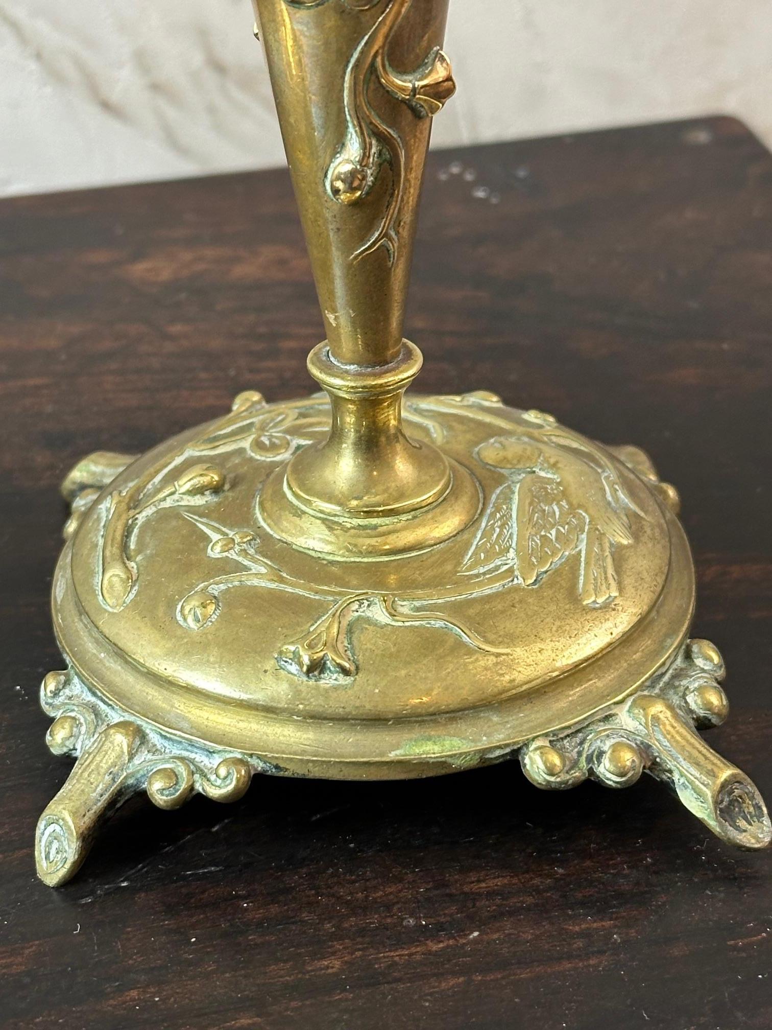 Paar französische Bronze-Kerzenhalter im Art nouveau-Stil des frühen 20. Jahrhunderts, 1920er Jahre im Angebot 3