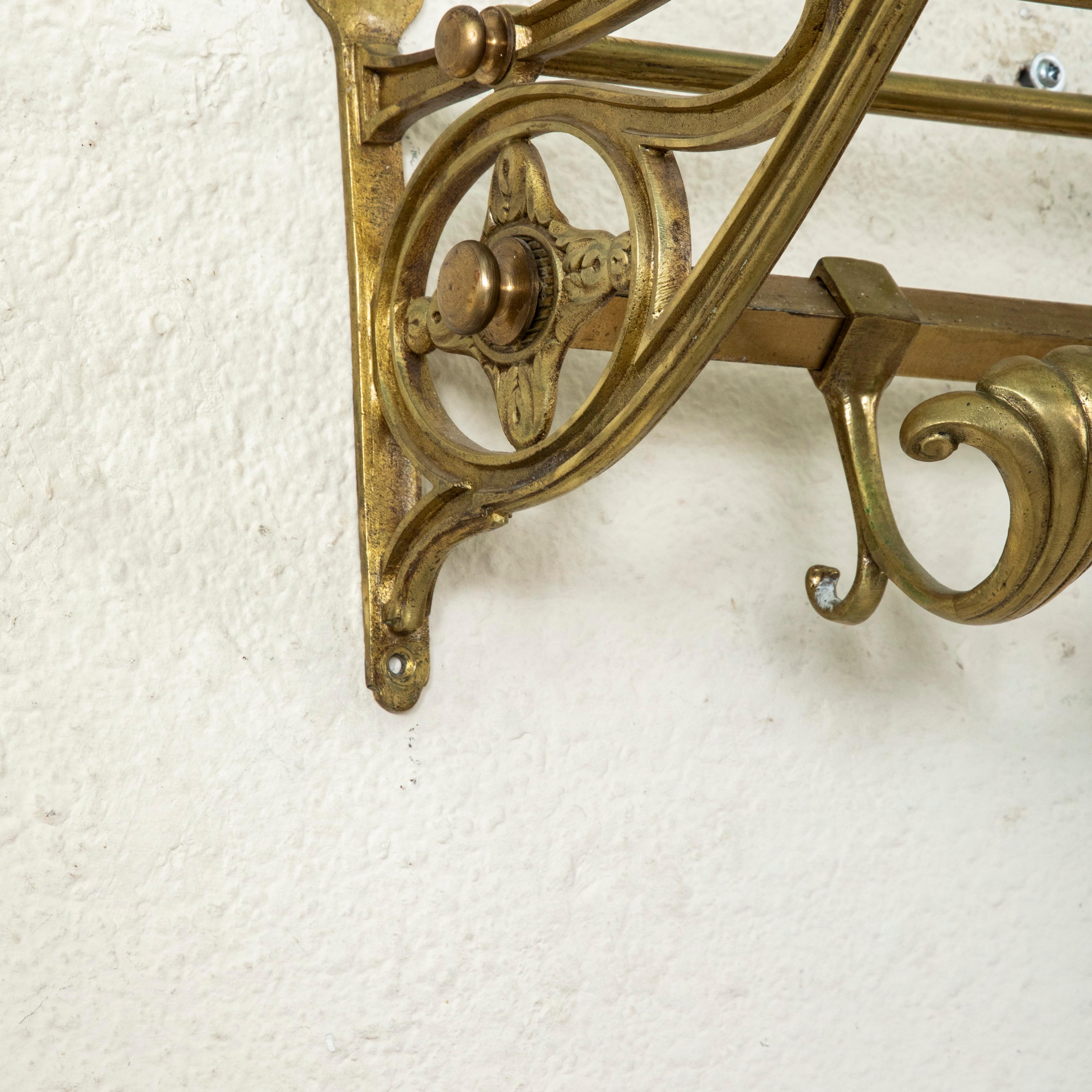 Early 20th Century French Art Nouveau Period Bronze Train Rack, Hat & Coat Rack im Angebot 6
