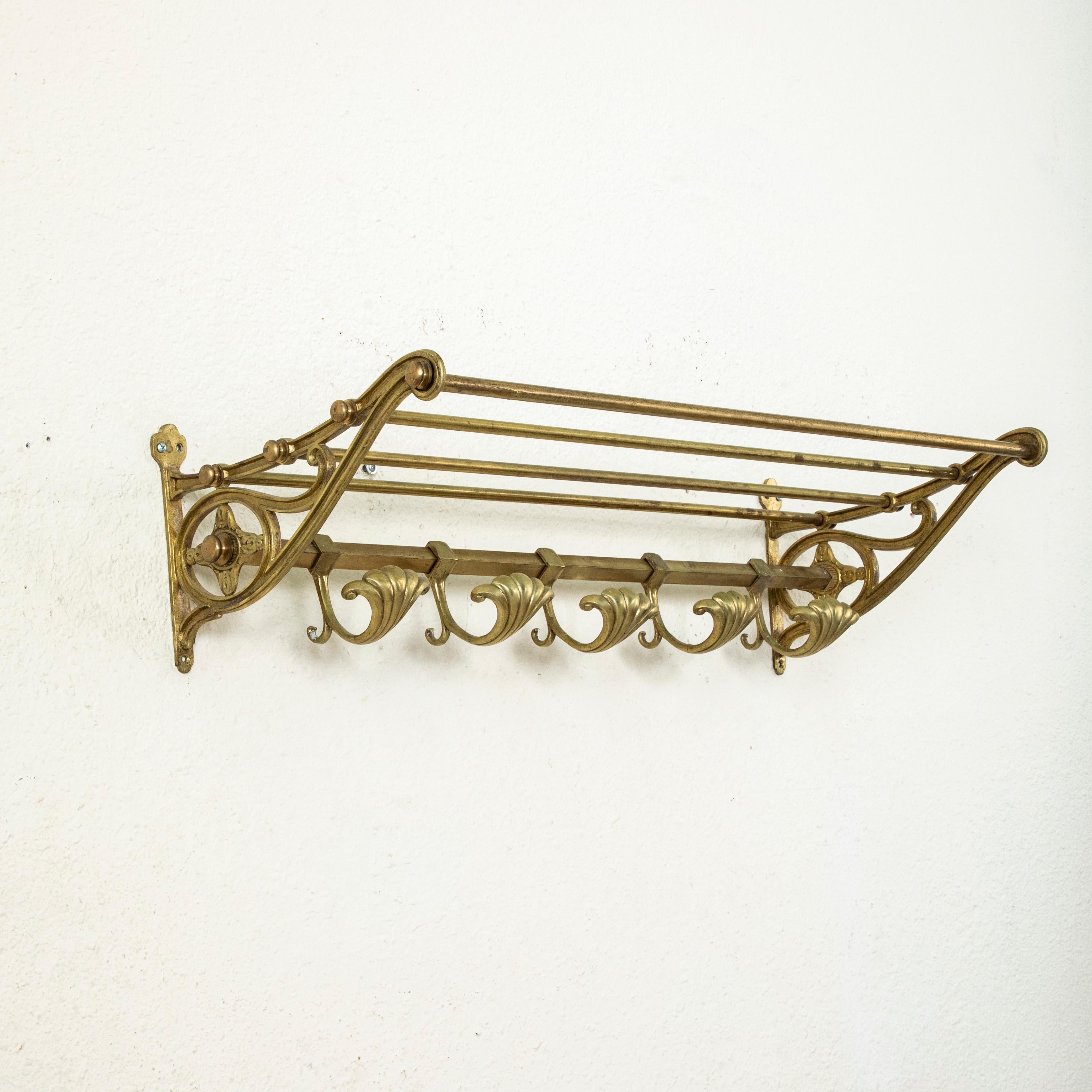 Early 20th Century French Art Nouveau Period Bronze Train Rack, Hat & Coat Rack im Zustand „Gut“ im Angebot in Fayetteville, AR