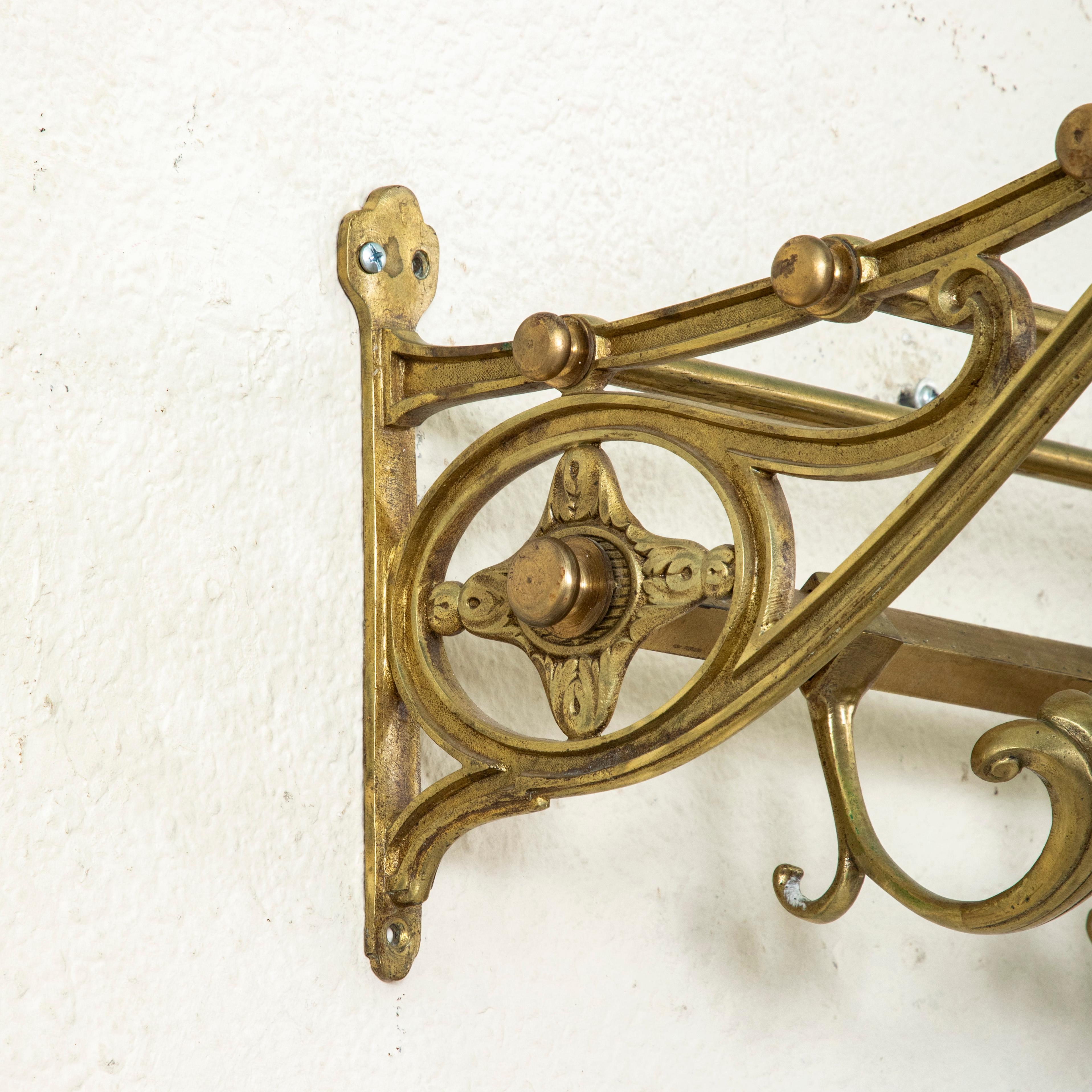 Early 20th Century French Art Nouveau Period Bronze Train Rack, Hat & Coat Rack (20. Jahrhundert) im Angebot