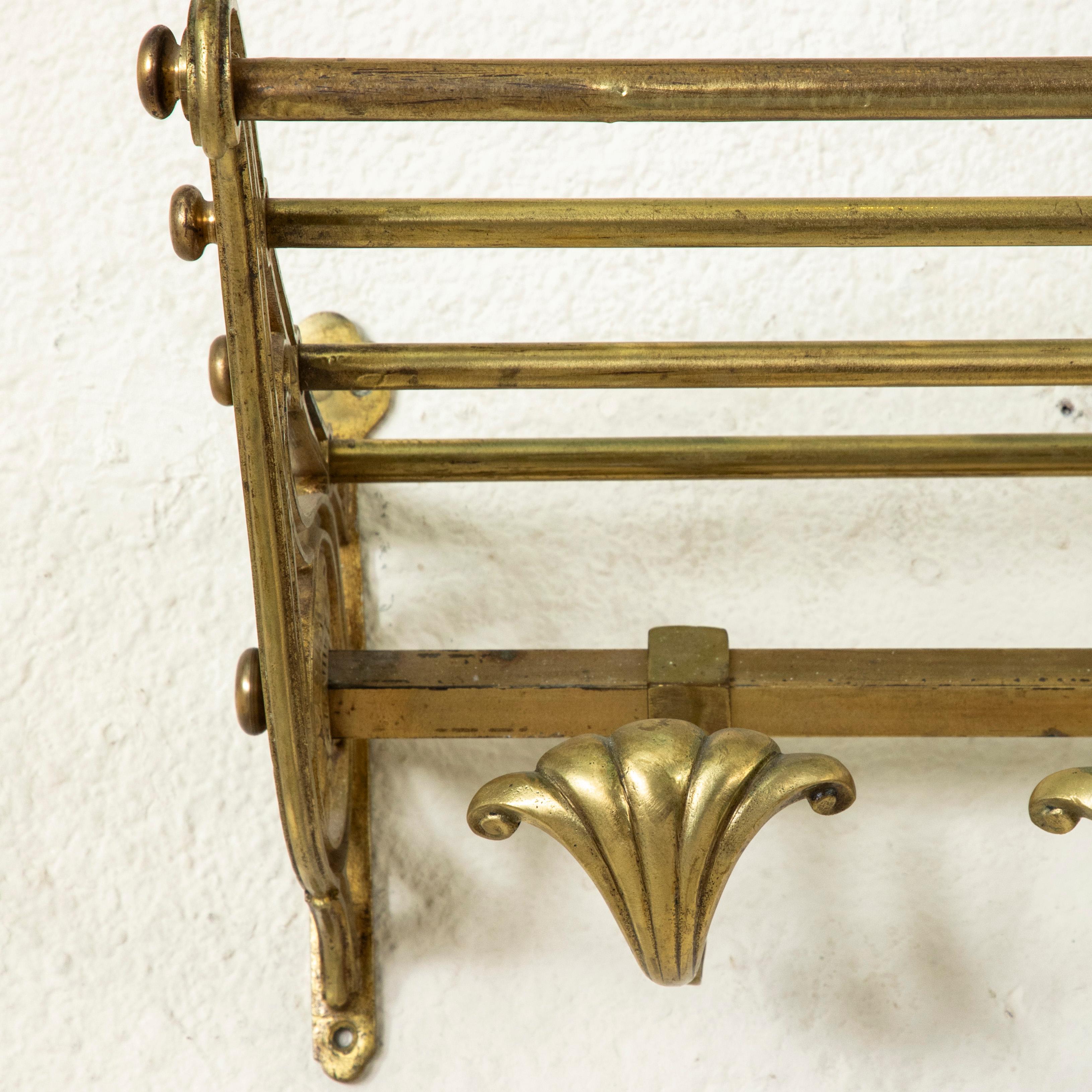 Early 20th Century French Art Nouveau Period Bronze Train Rack, Hat & Coat Rack im Angebot 1