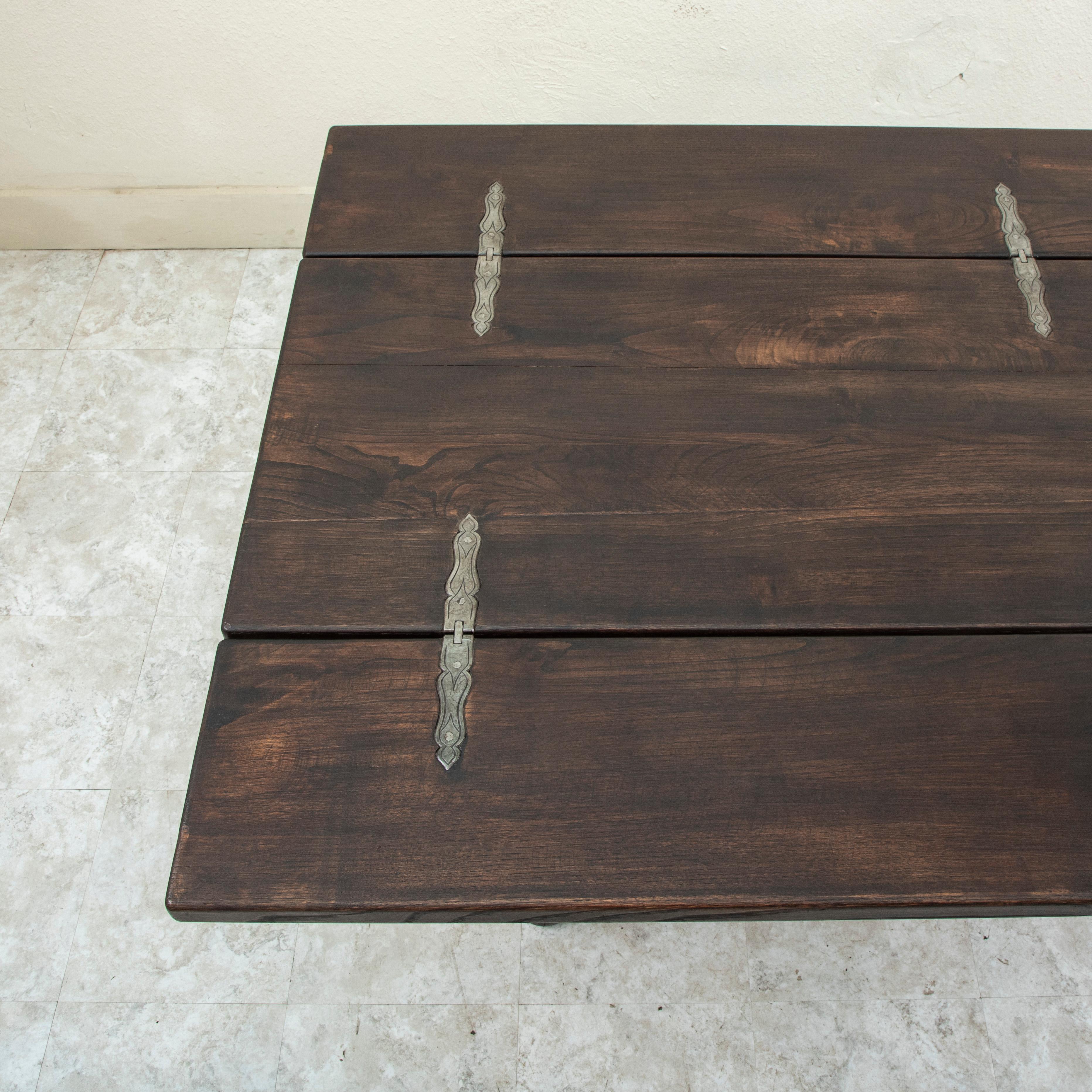Early 20th Century French Artisan-Made Chestnut Hunt Table, Dining Table Console 10
