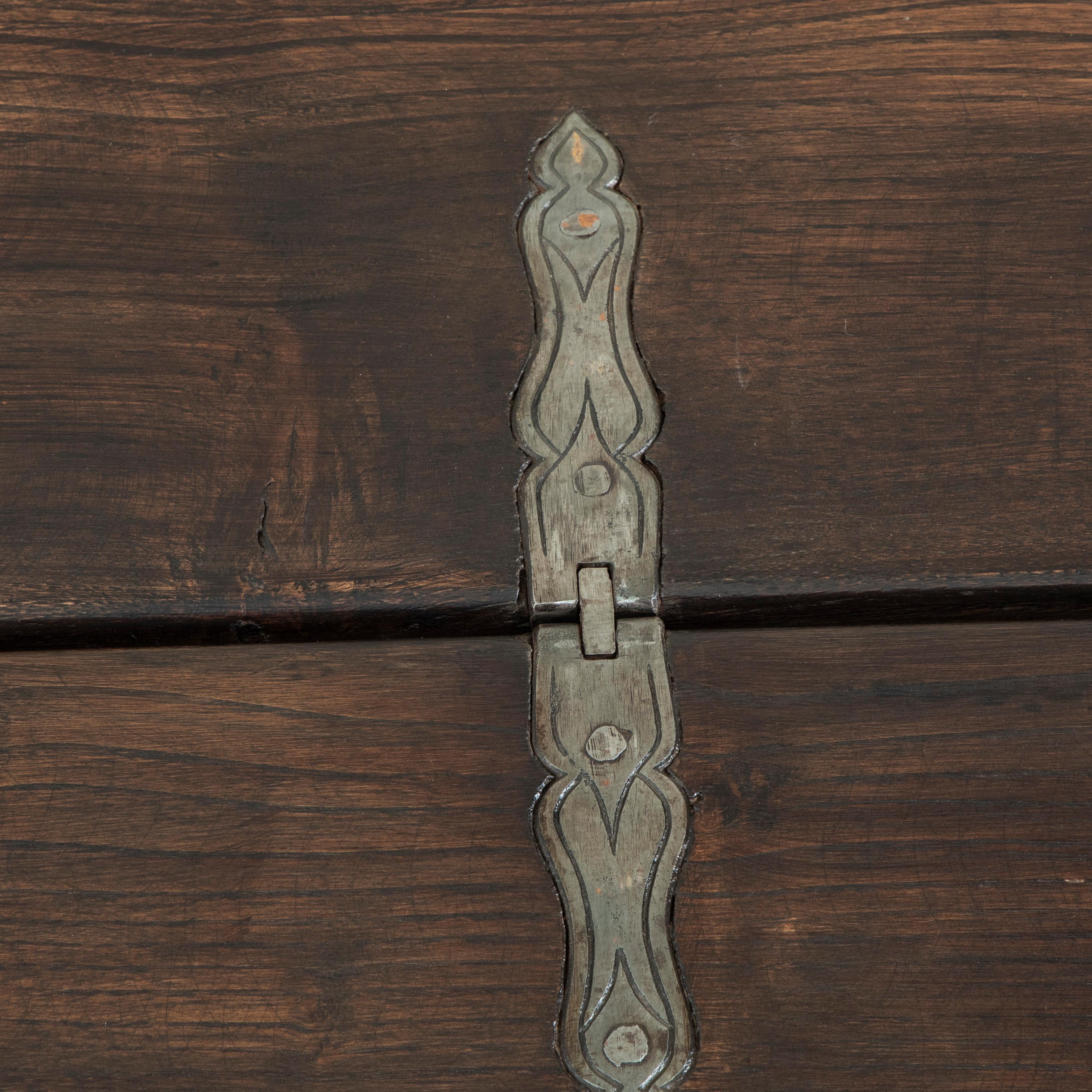 Early 20th Century French Artisan-Made Chestnut Hunt Table, Dining Table Console 12