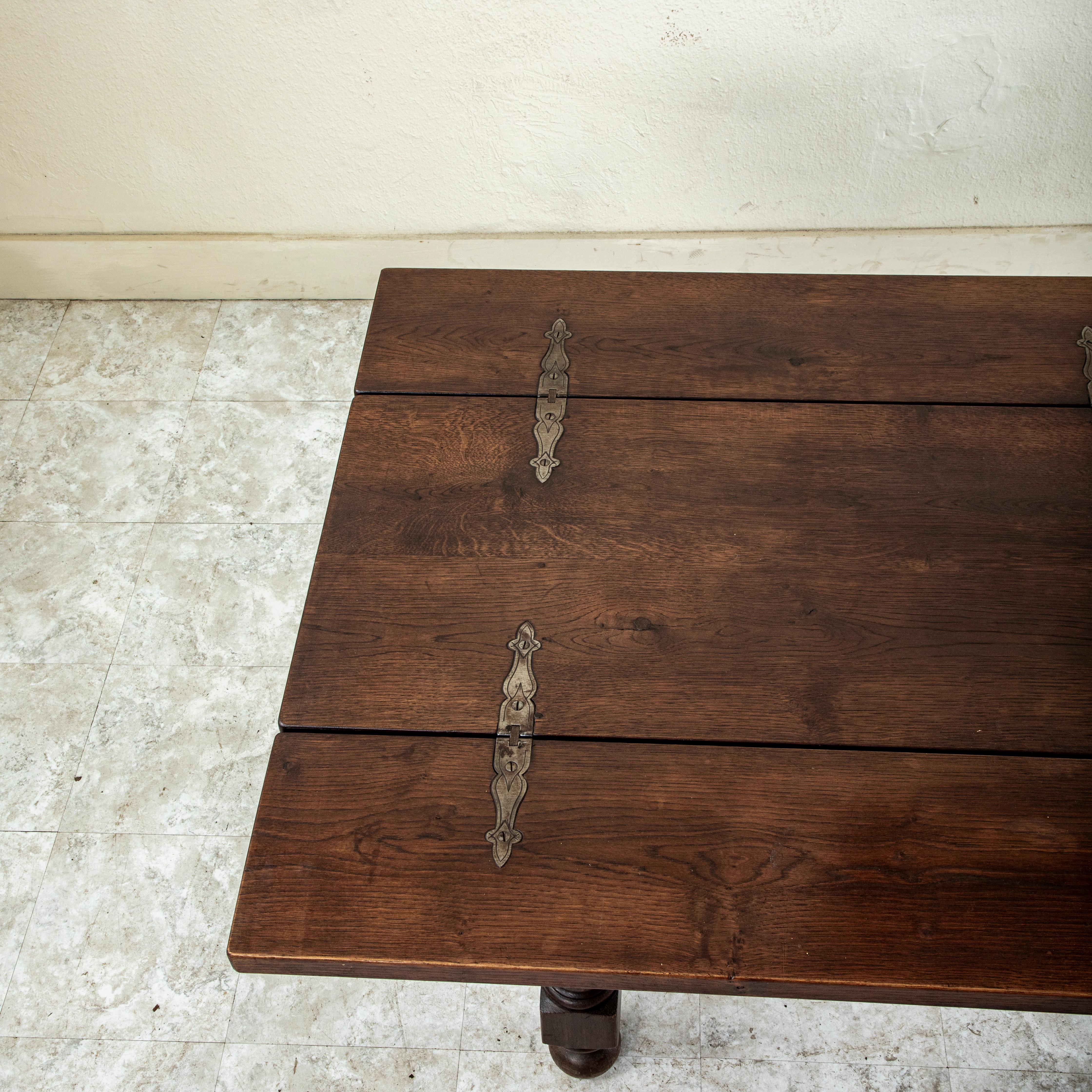 Table de chasse en châtaignier, table de salle à manger, console, début du 20e siècle, fabrication artisanale française en vente 11