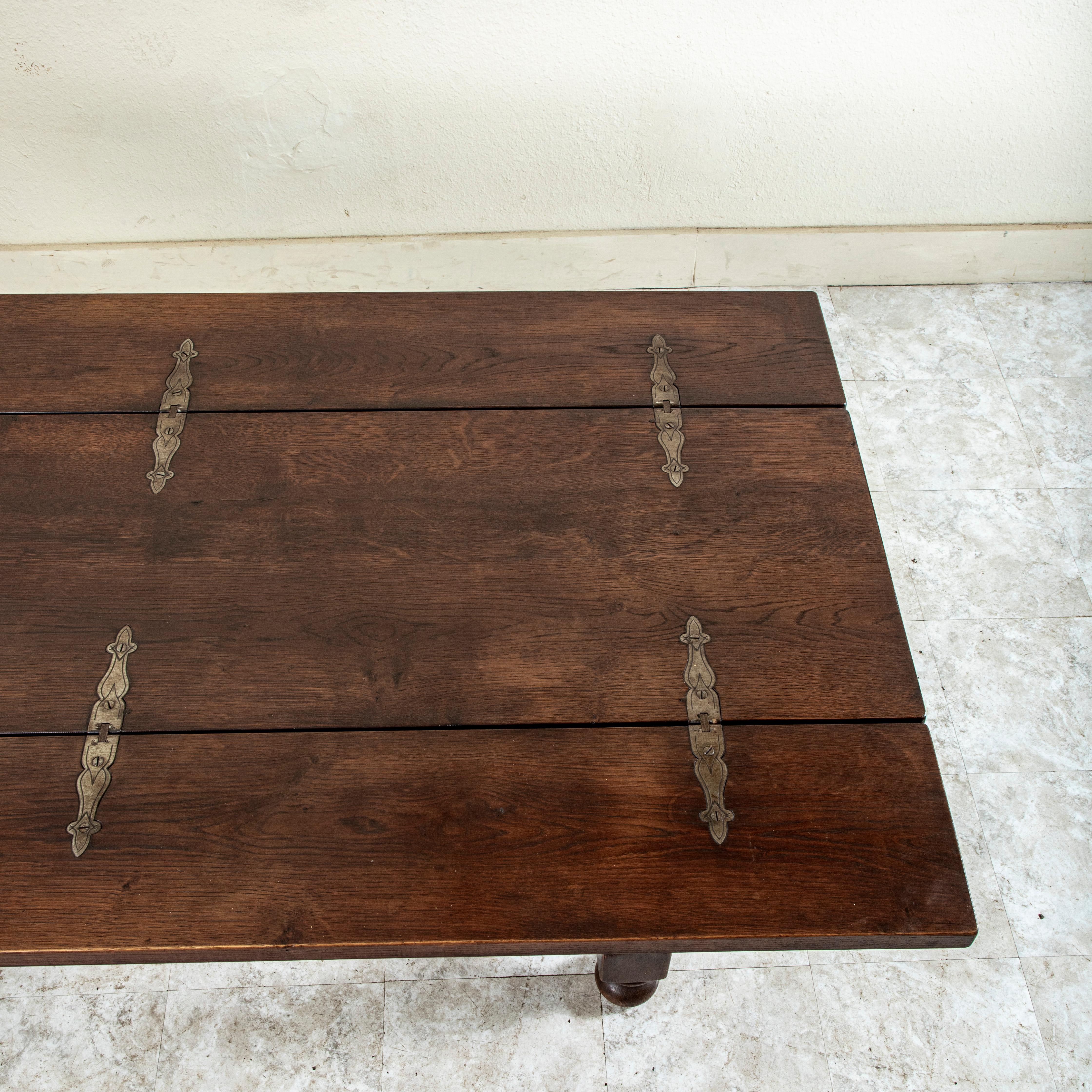 Table de chasse en châtaignier, table de salle à manger, console, début du 20e siècle, fabrication artisanale française en vente 12
