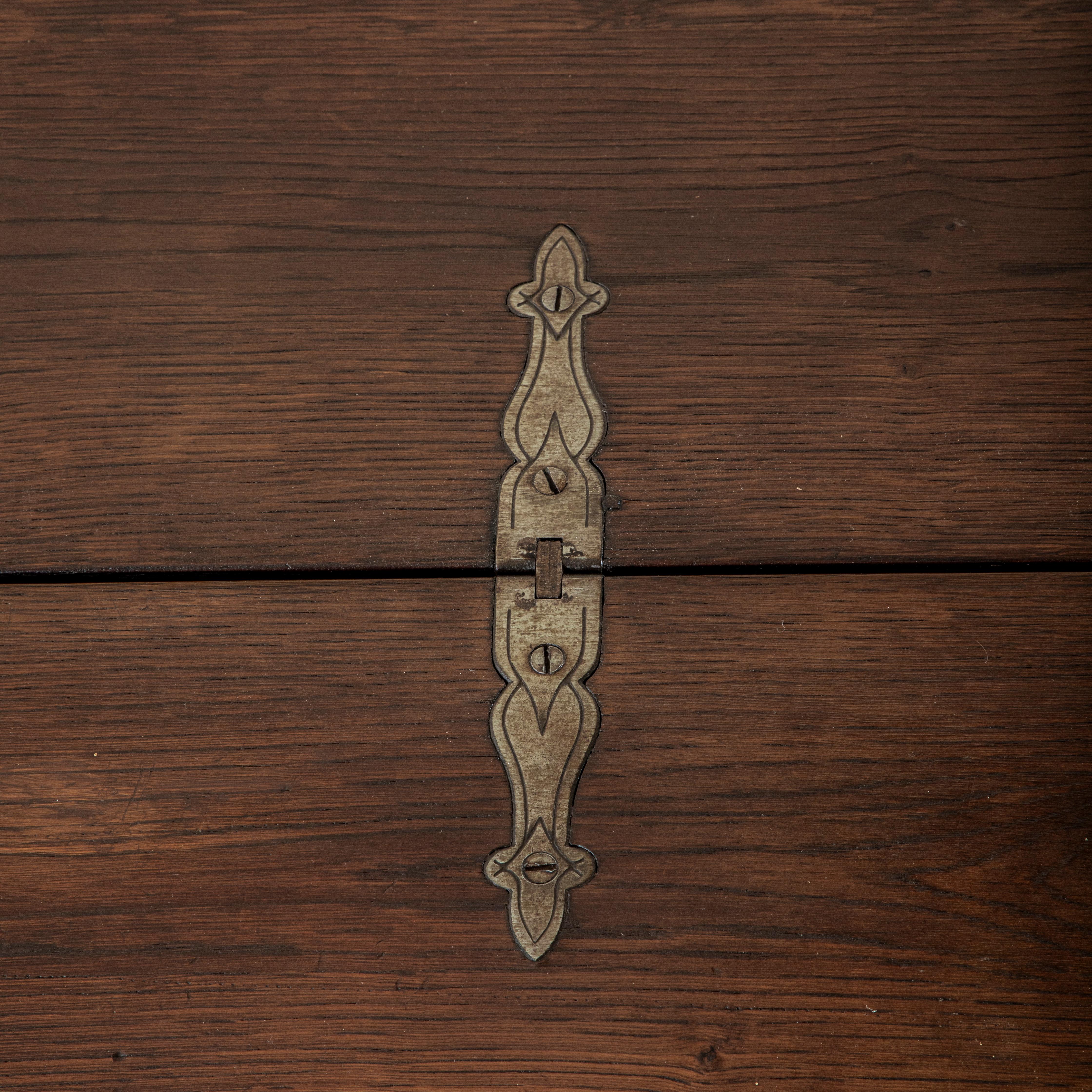Table de chasse en châtaignier, table de salle à manger, console, début du 20e siècle, fabrication artisanale française en vente 13