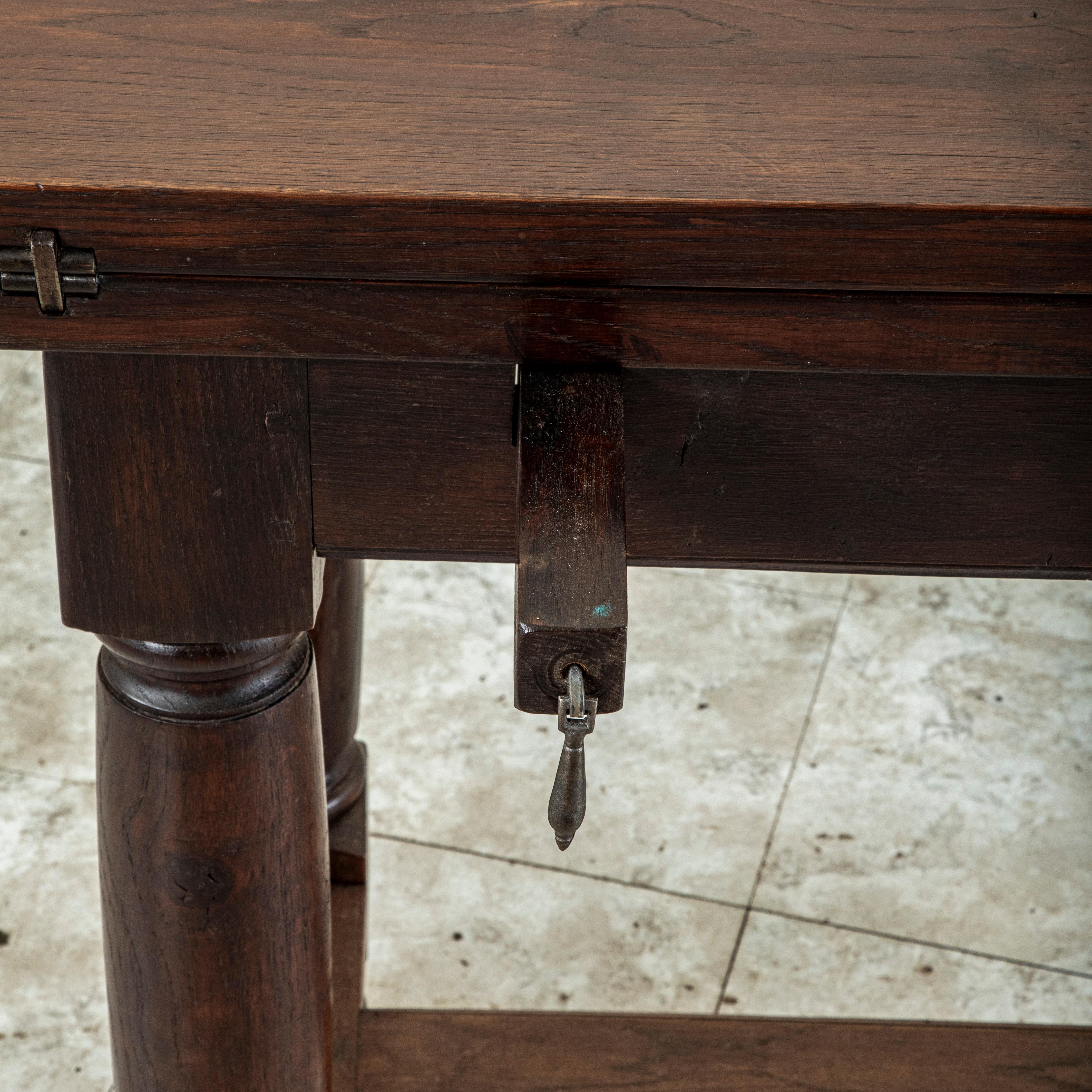 Table de chasse en châtaignier, table de salle à manger, console, début du 20e siècle, fabrication artisanale française en vente 3
