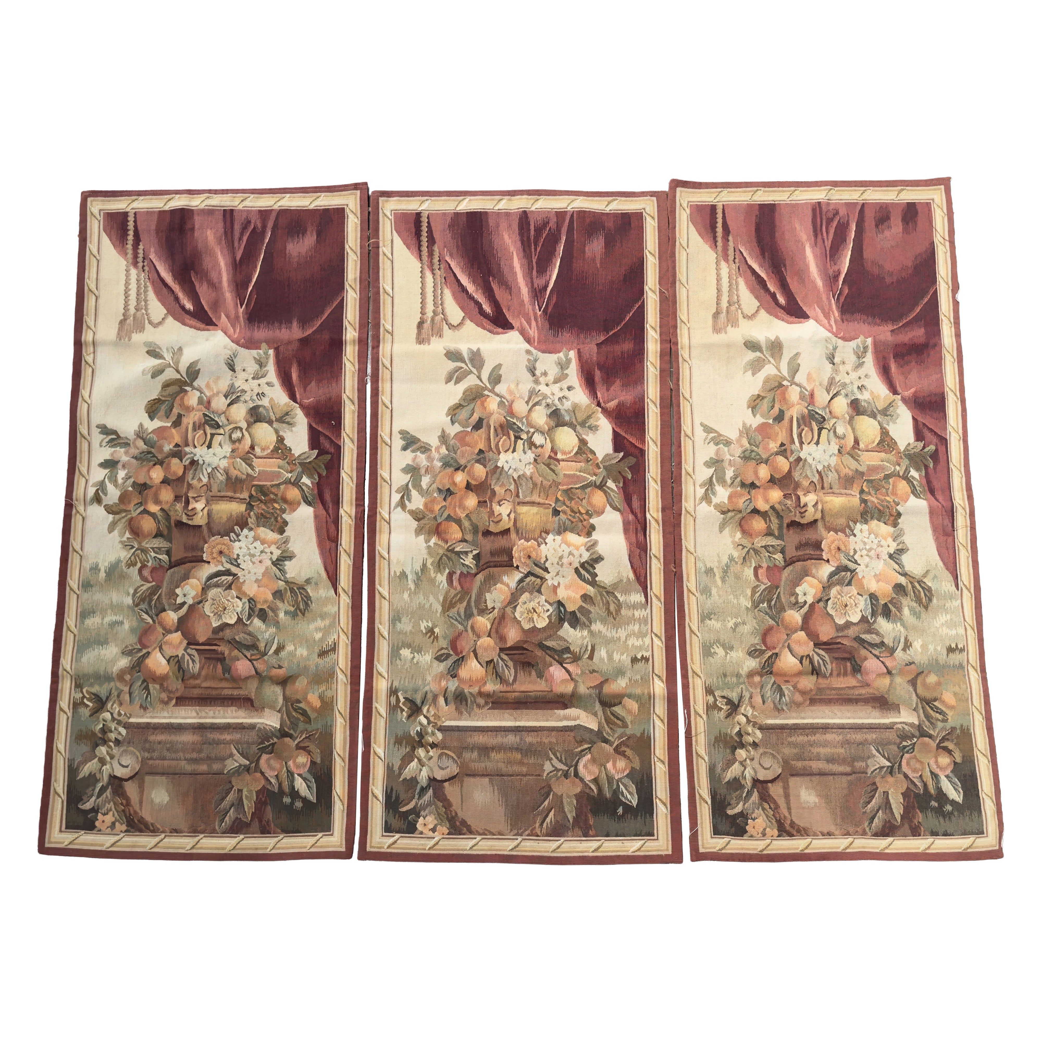 Juego de tres paneles de pared de tapiz de Aubusson atribuidos a principios del siglo XX en Francia