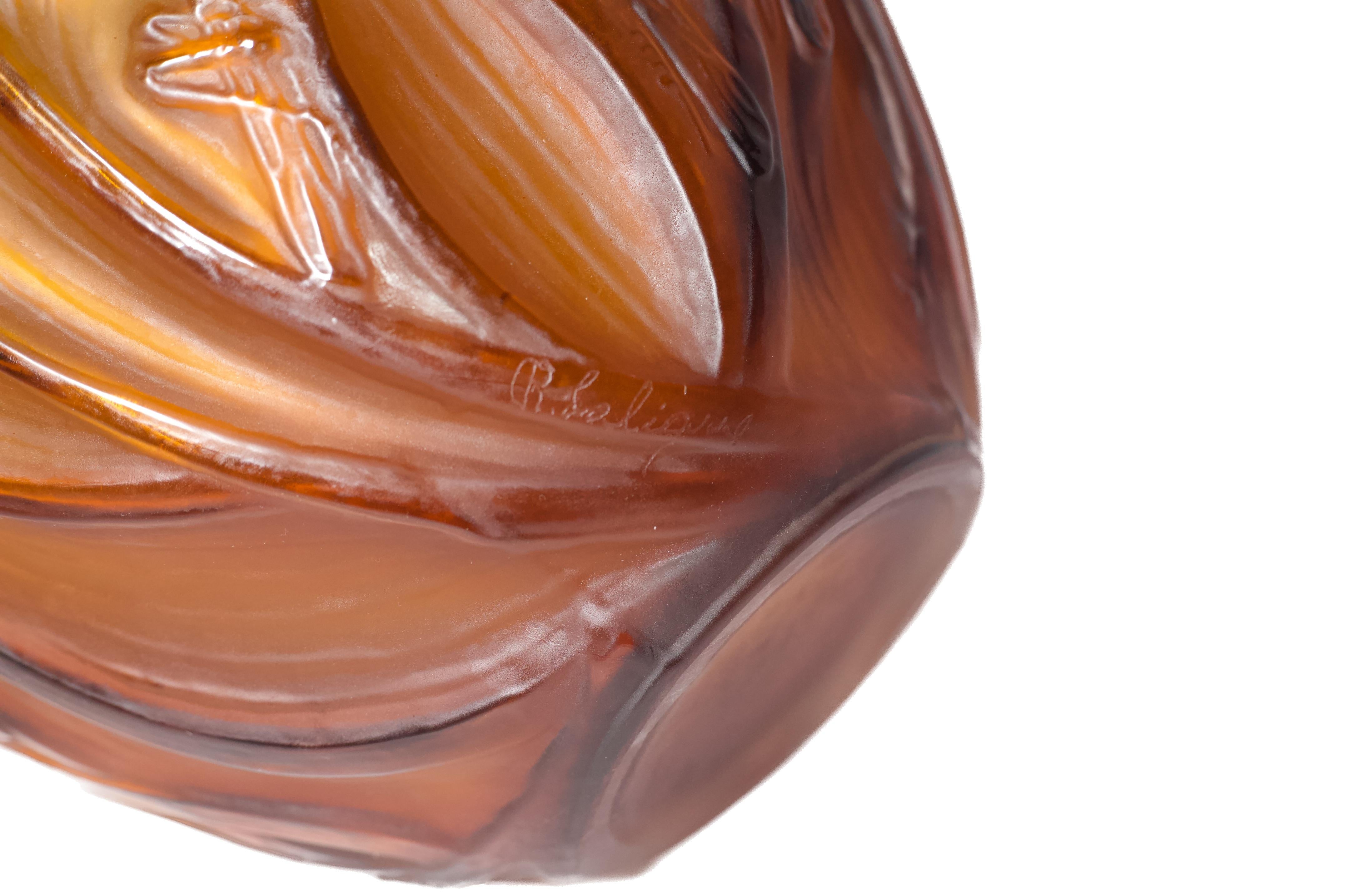 Jarrón francés de principios del siglo XX atribuido a Lalique con motivo de langosta en venta 1