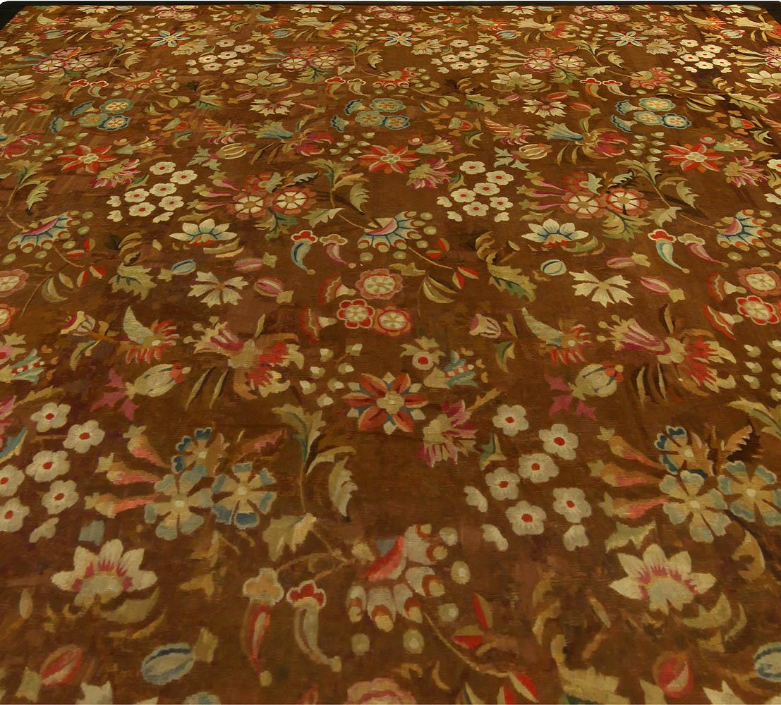 Frühes 20. Jahrhundert Französisch Aubusson Braun Größe angepasst Teppich
Größe: 11'1